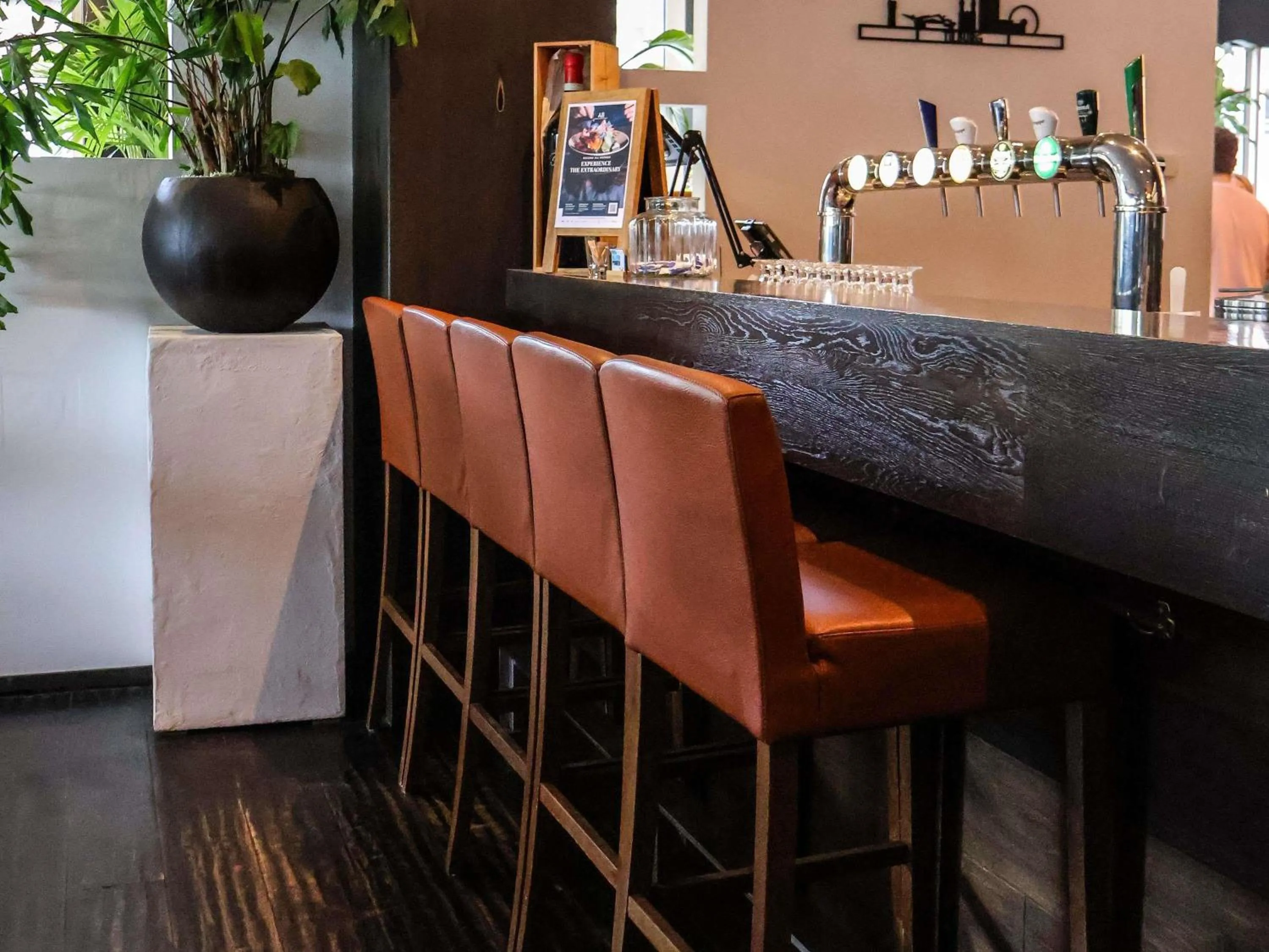 Lounge or bar in Mercure Hotel Tilburg Centrum