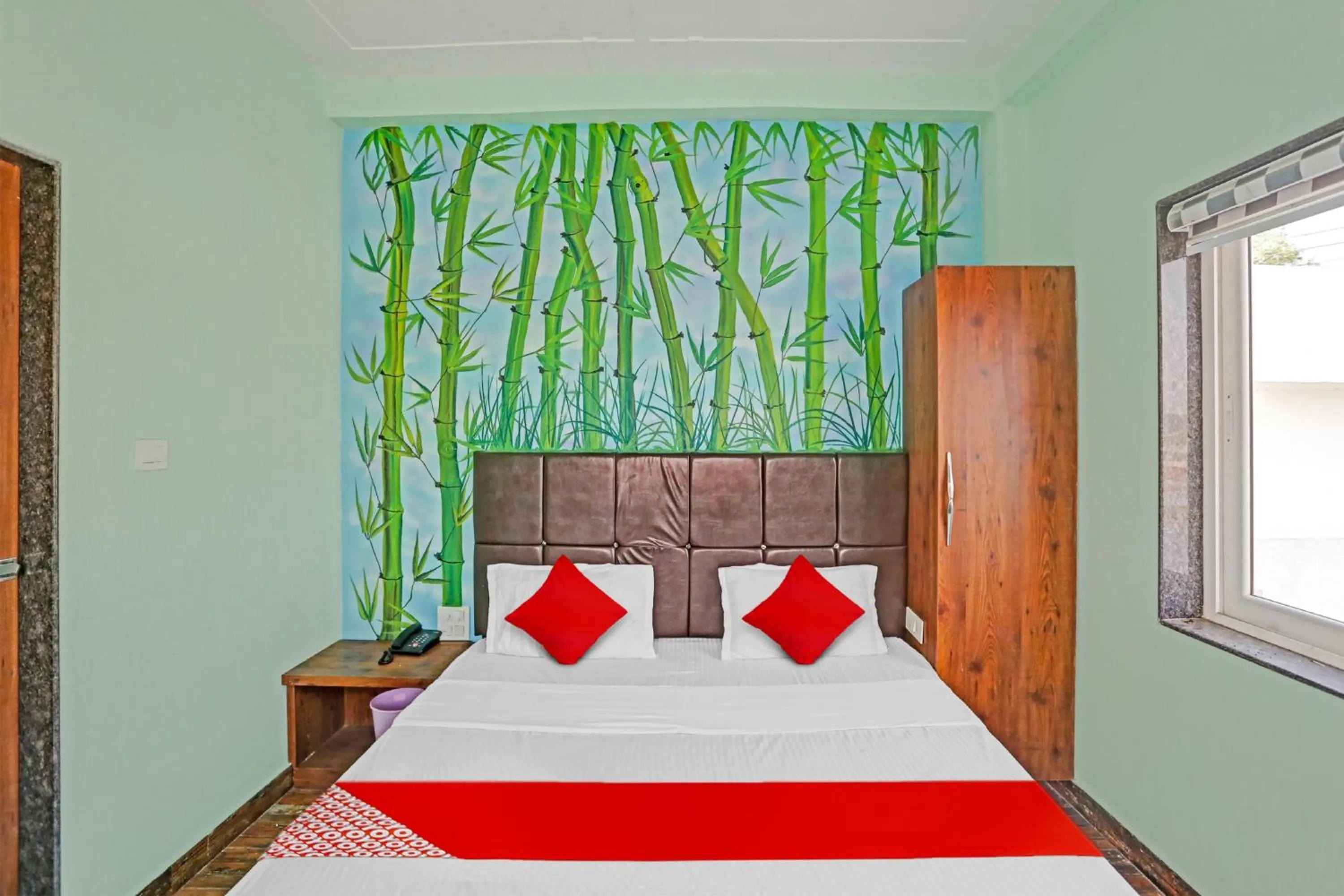 Bedroom, Bed in Hotel O MH Inn