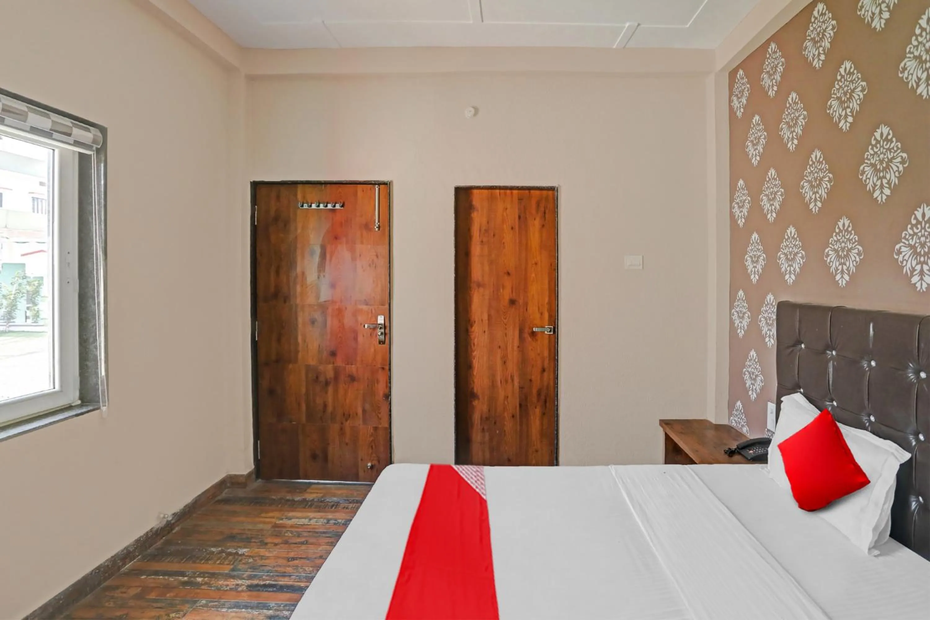 Bedroom, Bed in Hotel O MH Inn