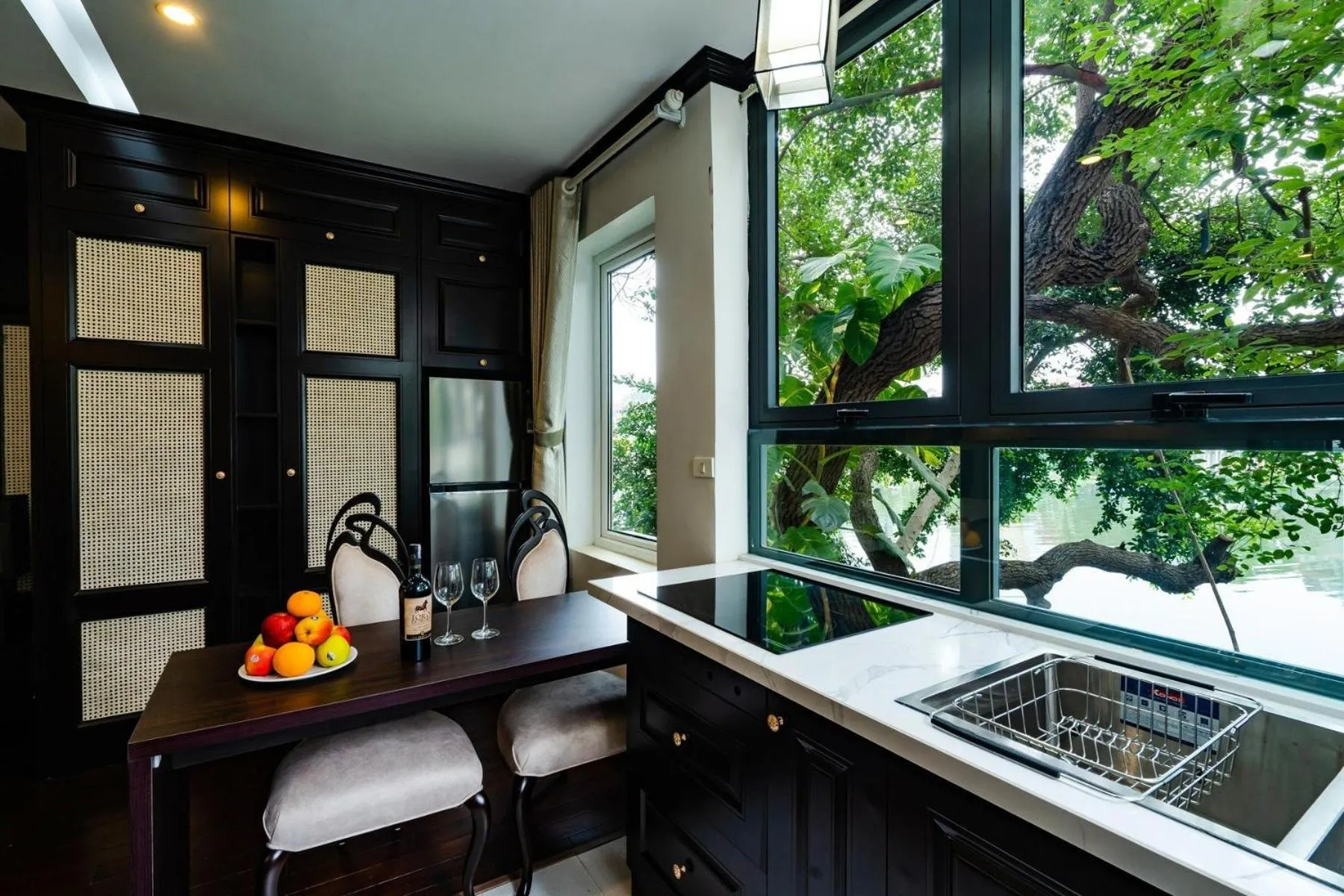 Kitchen or kitchenette in Wild Lotus Hotel Apartment 2