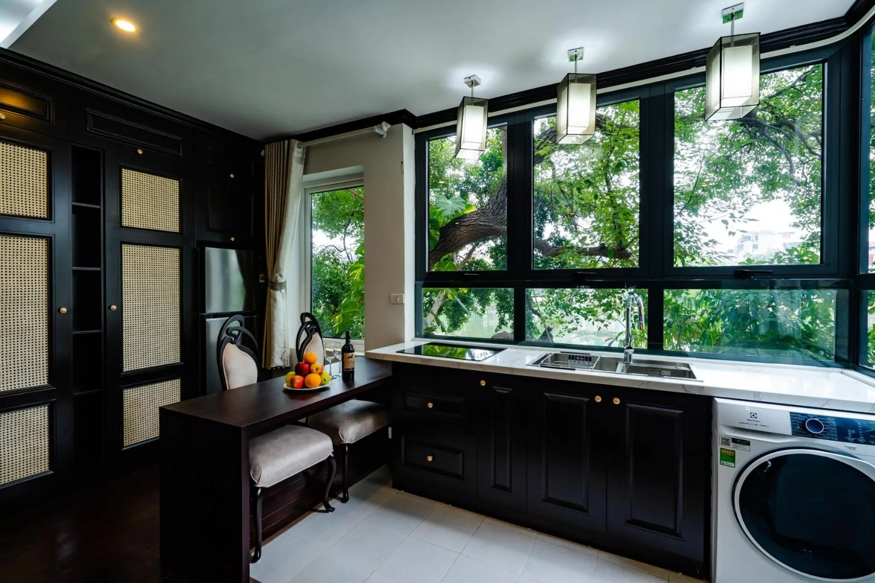 Kitchen or kitchenette in Wild Lotus Hotel Apartment 2