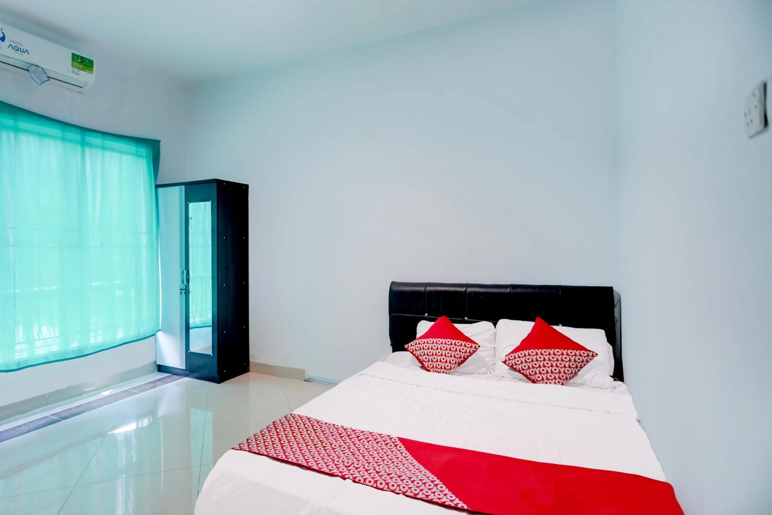 Bedroom, Bed in Hotel O Happy 777