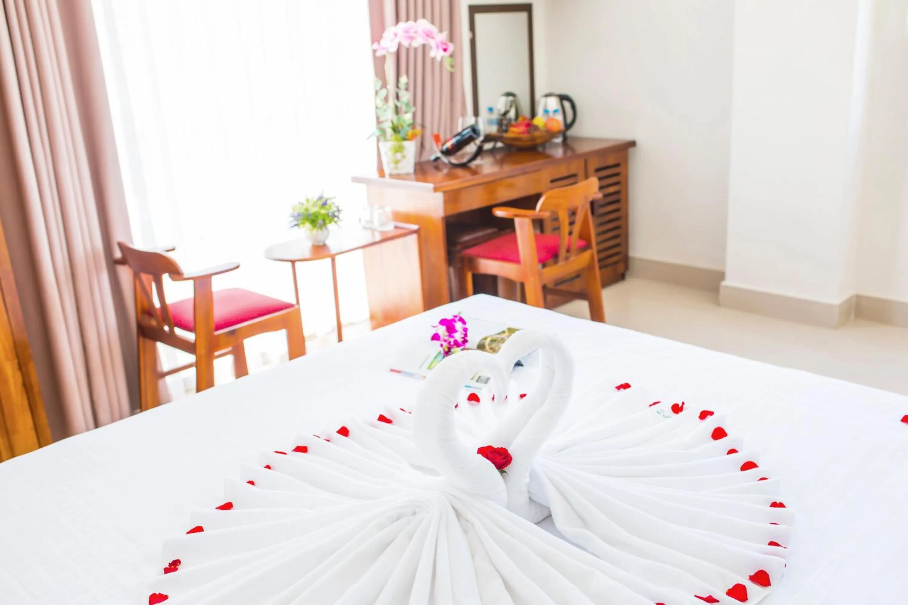 Bedroom, Bed in Kiên Cường 2 Hotel