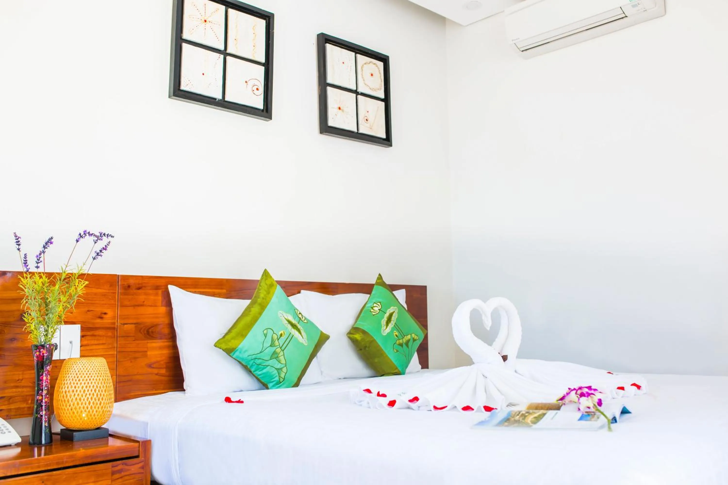 Bedroom, Bed in Kiên Cường 2 Hotel