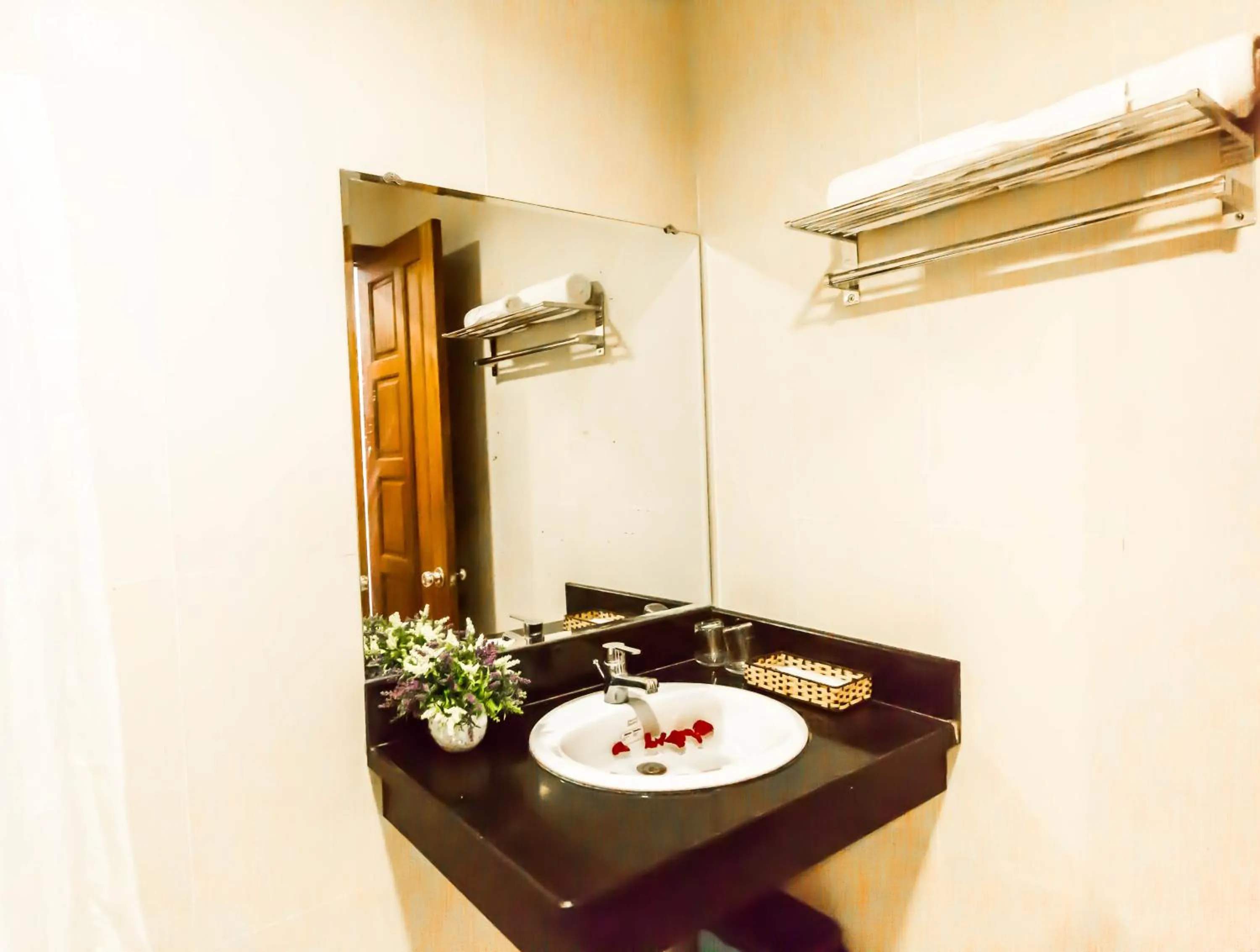Bathroom in Kiên Cường 2 Hotel