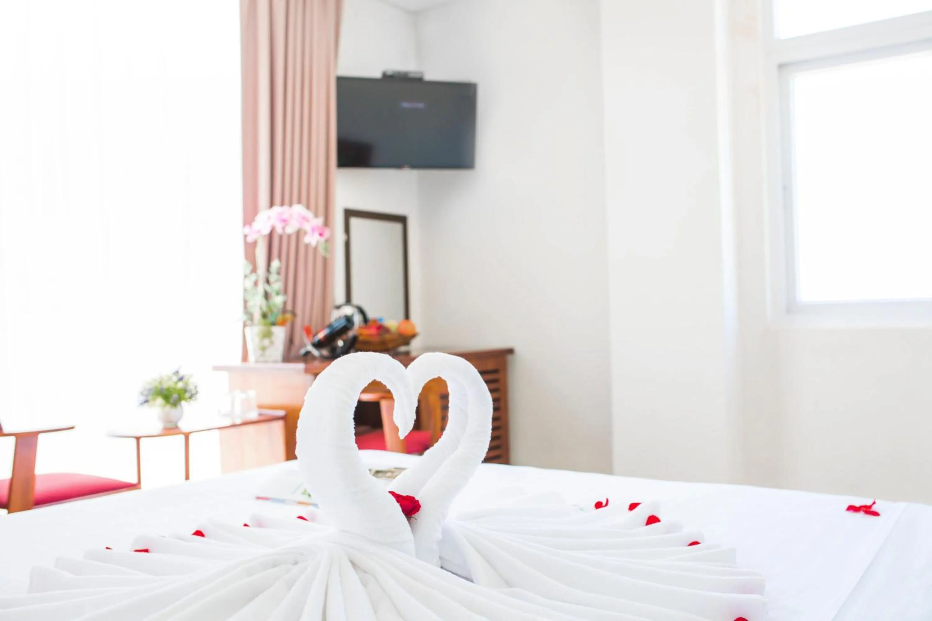 Bedroom, Bed in Kiên Cường 2 Hotel