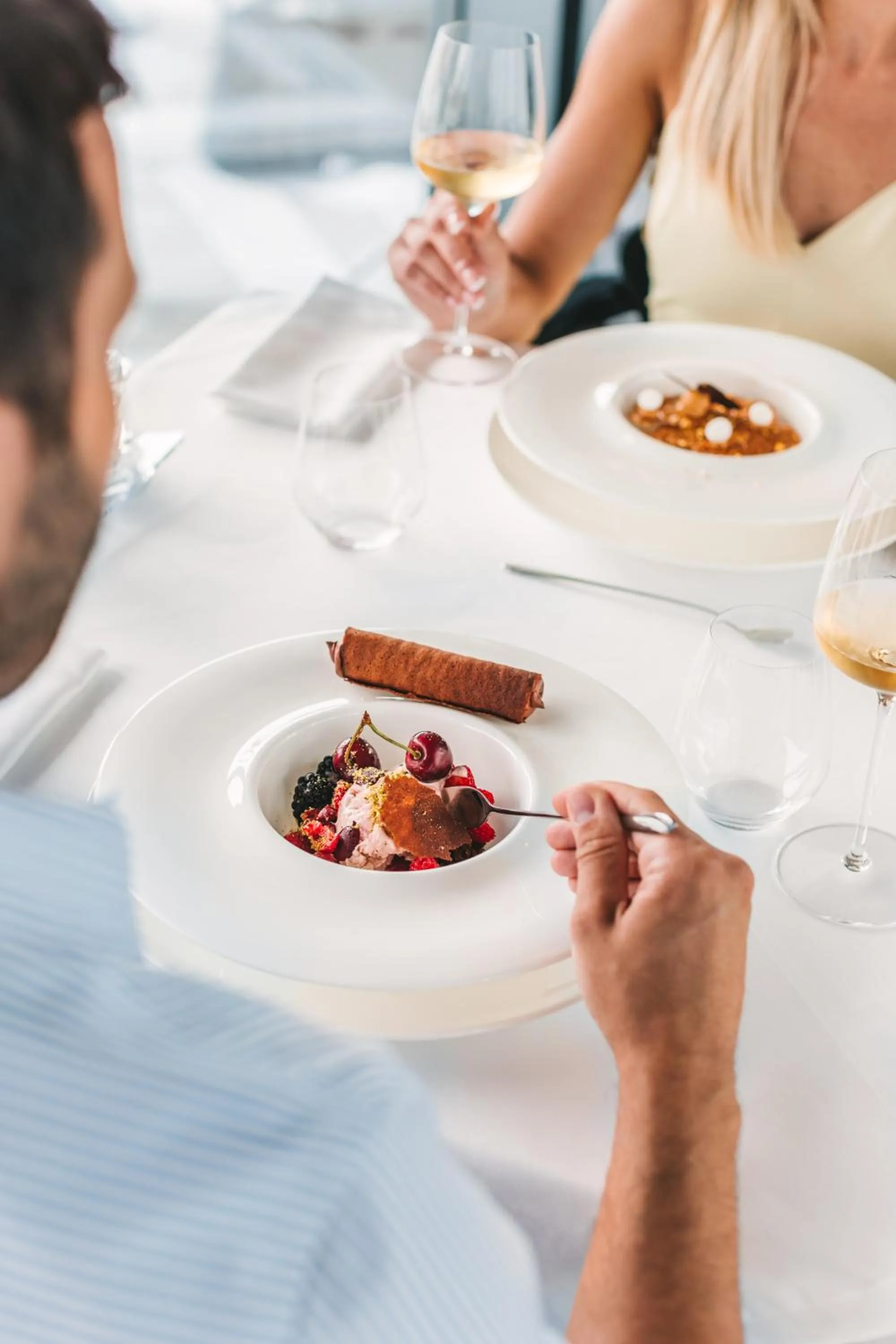 Restaurant/places to eat in Met Boutique Hotel