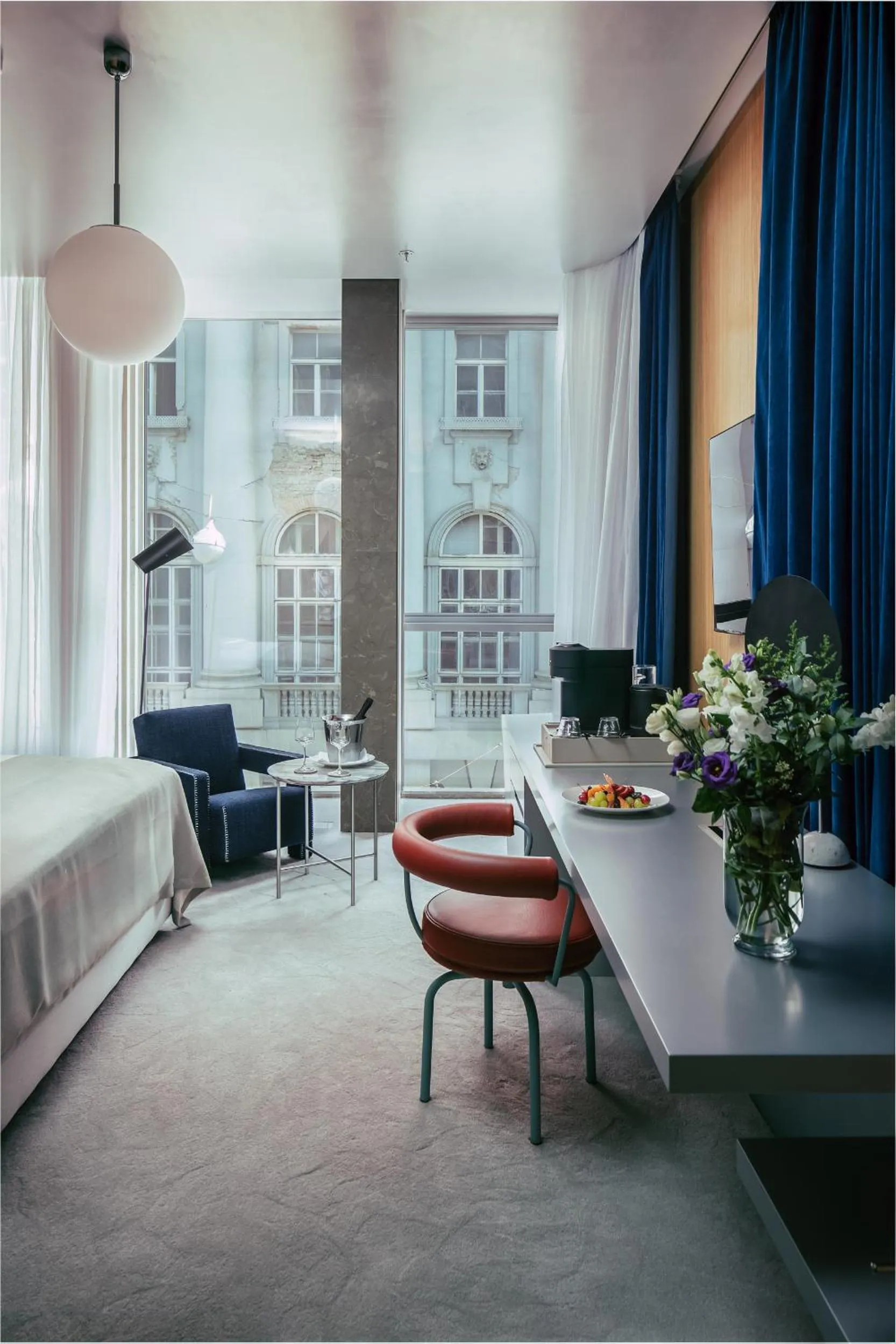 Photo of the whole room, Bed in Met Boutique Hotel