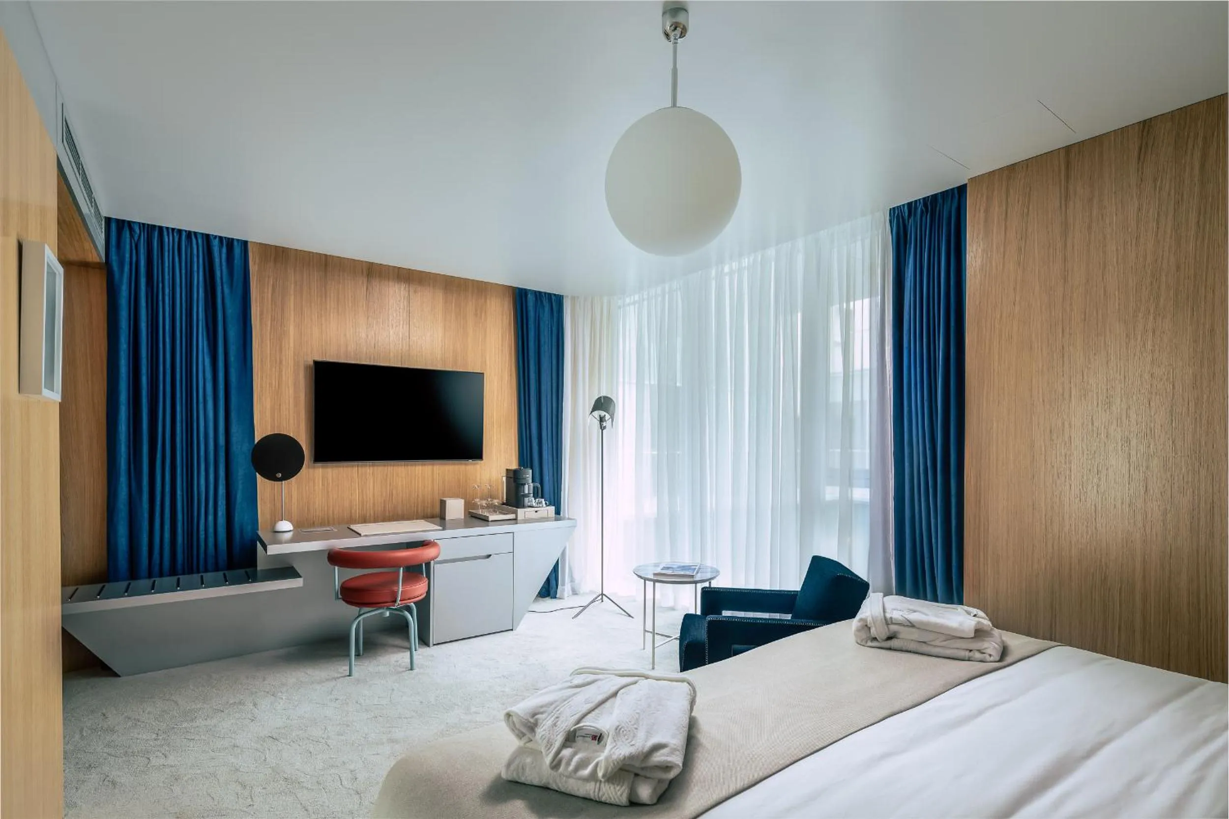 Photo of the whole room, Bed in Met Boutique Hotel