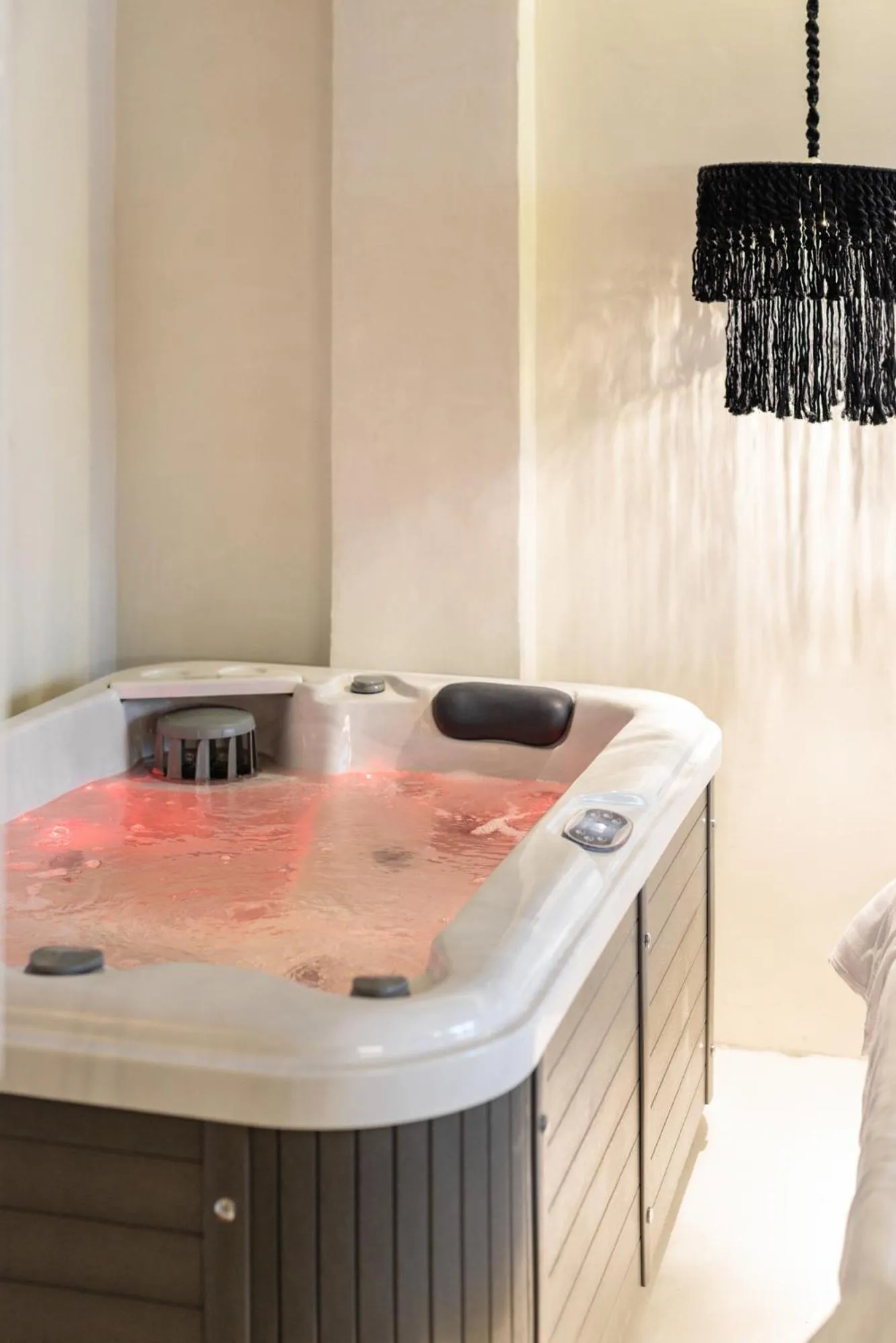 Hot Tub in Marabou Unique Stay