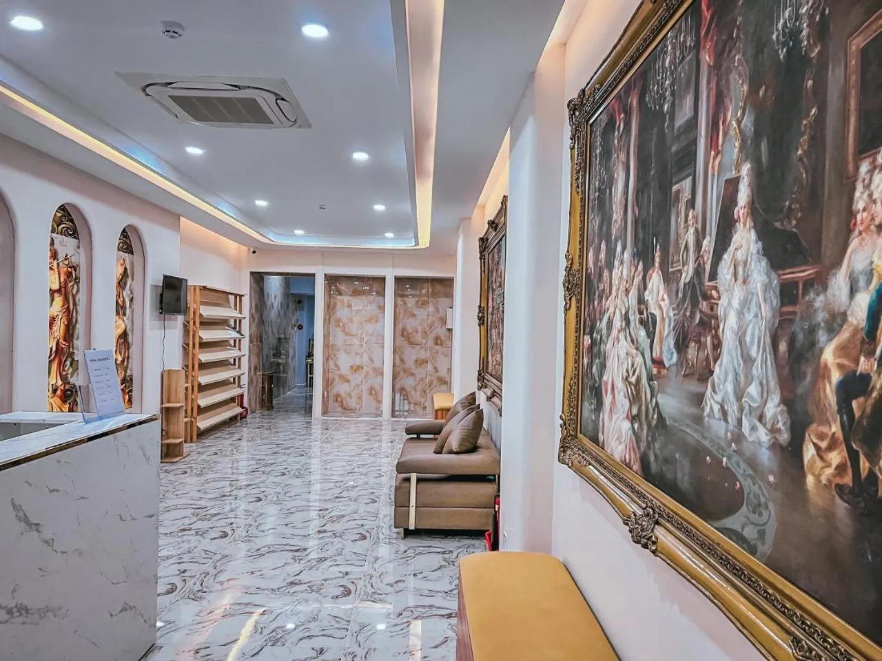 Seating area in Song Anh 1 Hotel