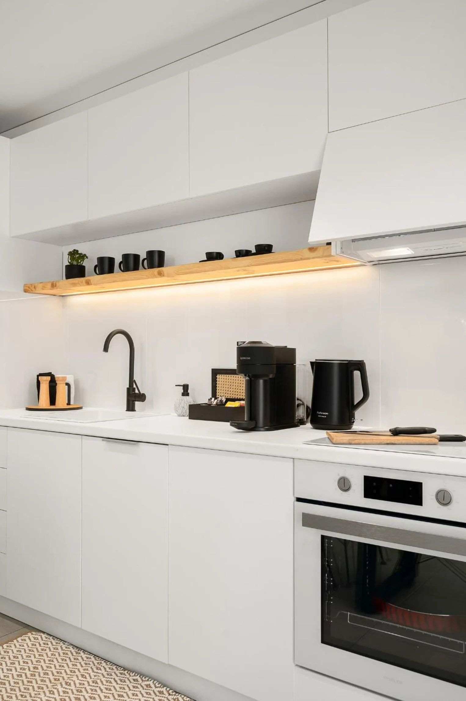 Coffee/tea facilities in Milatos Seaside Suites