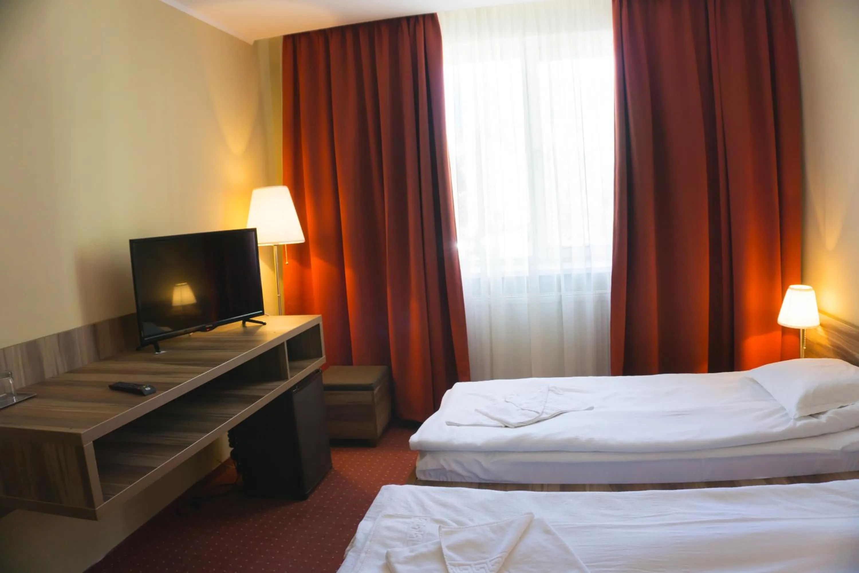 Bedroom, Bed in Hotel Merkur