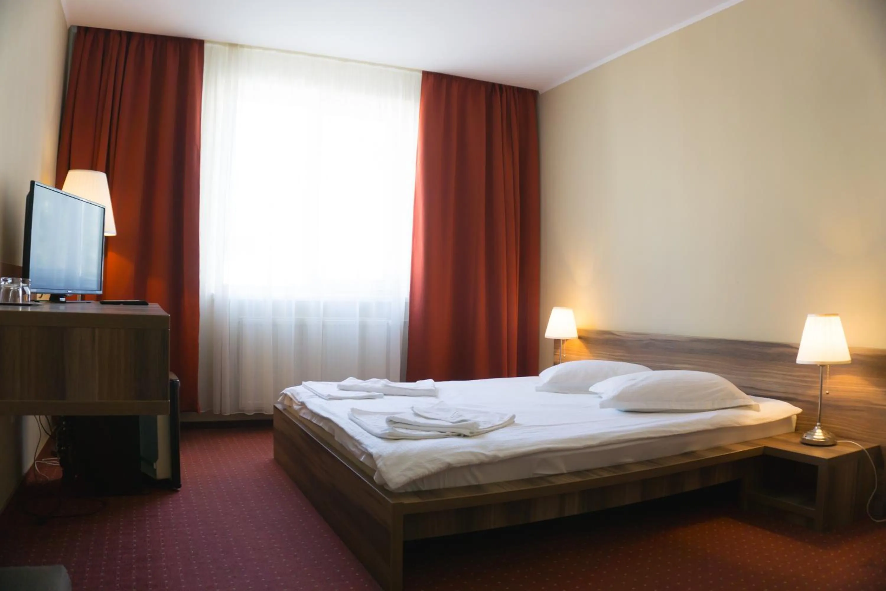 Bedroom, Bed in Hotel Merkur