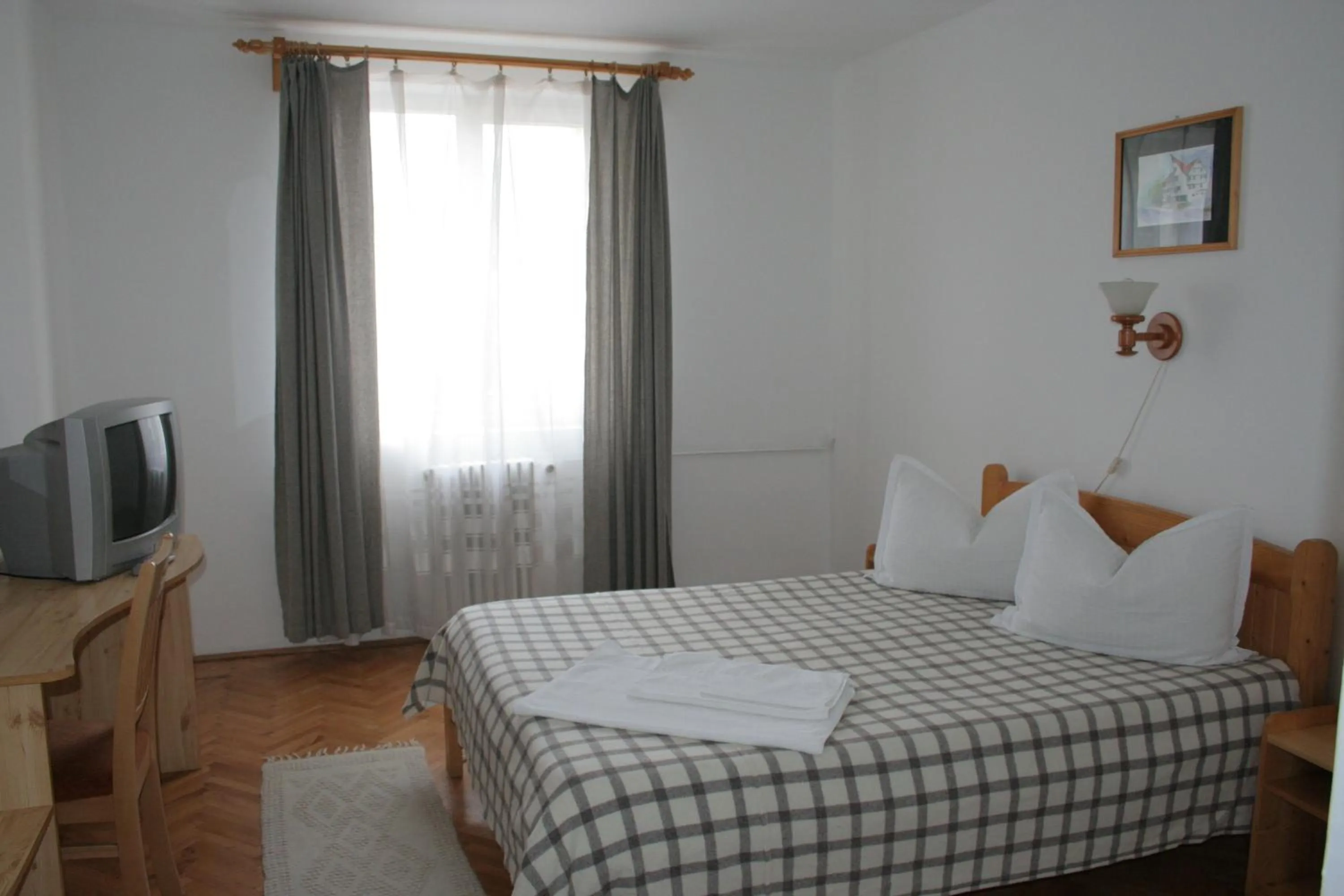 Bedroom, Bed in Hotel Merkur