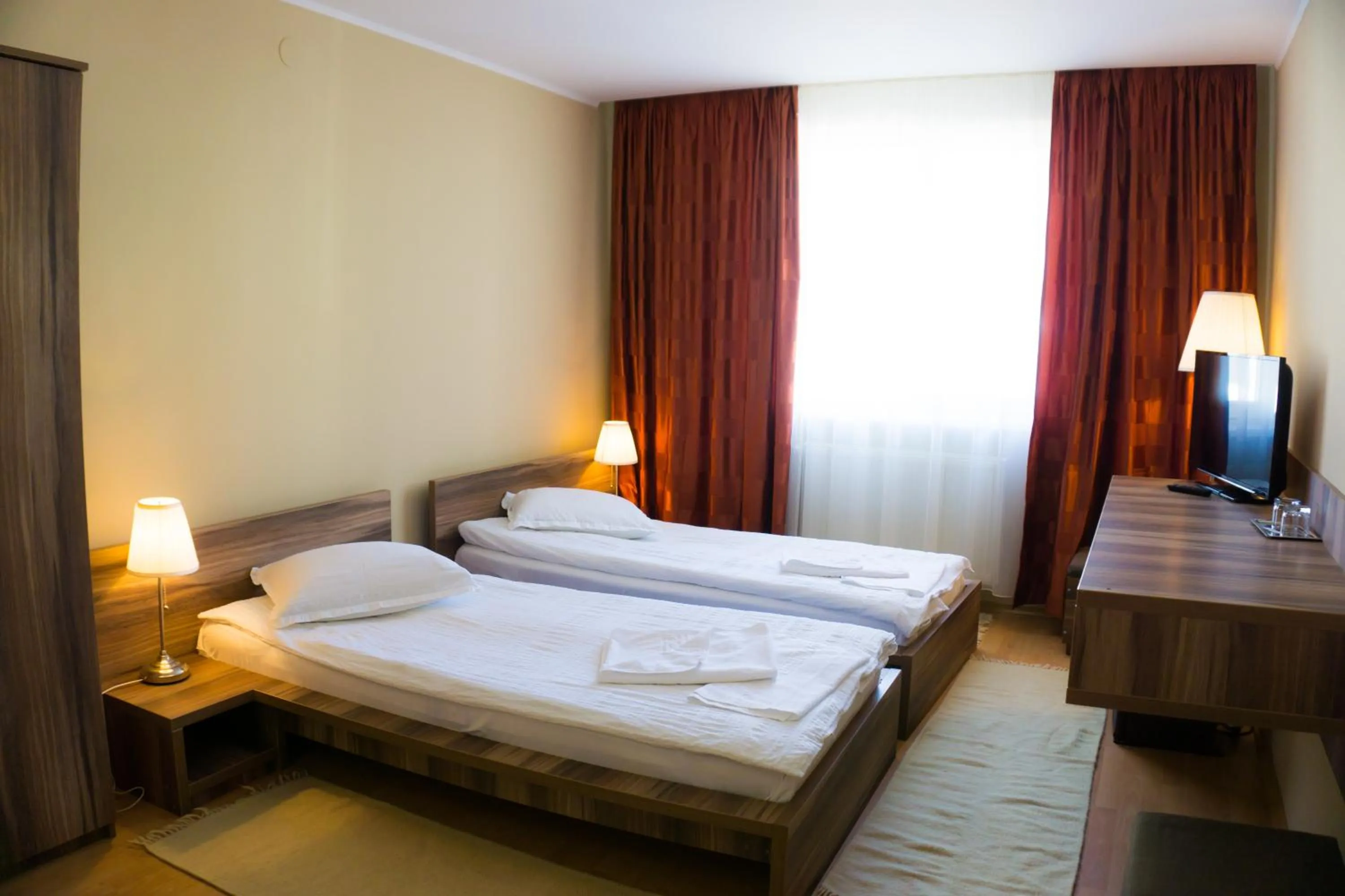 Bedroom, Bed in Hotel Merkur