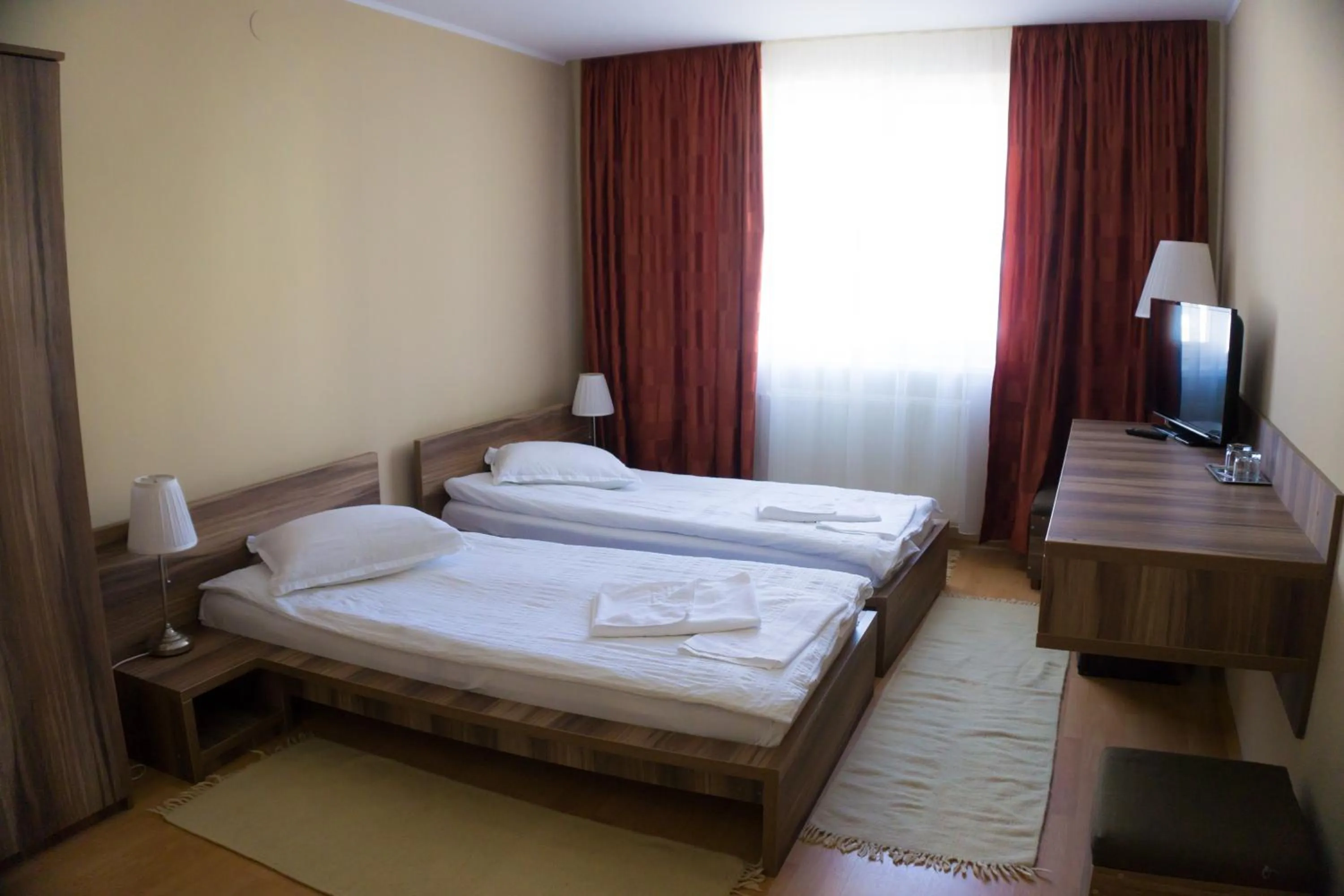 Bedroom, Bed in Hotel Merkur