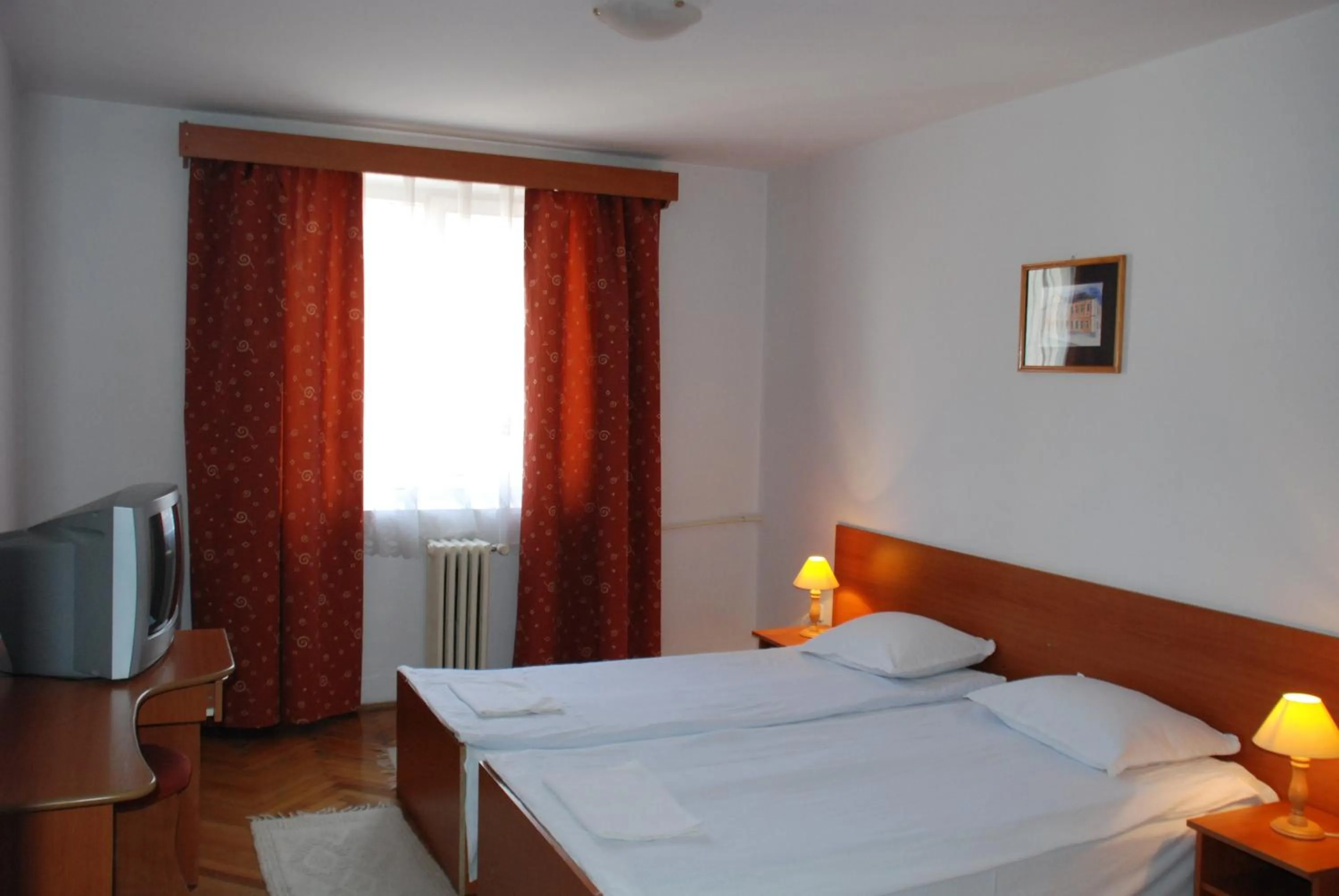 Bedroom, Bed in Hotel Merkur