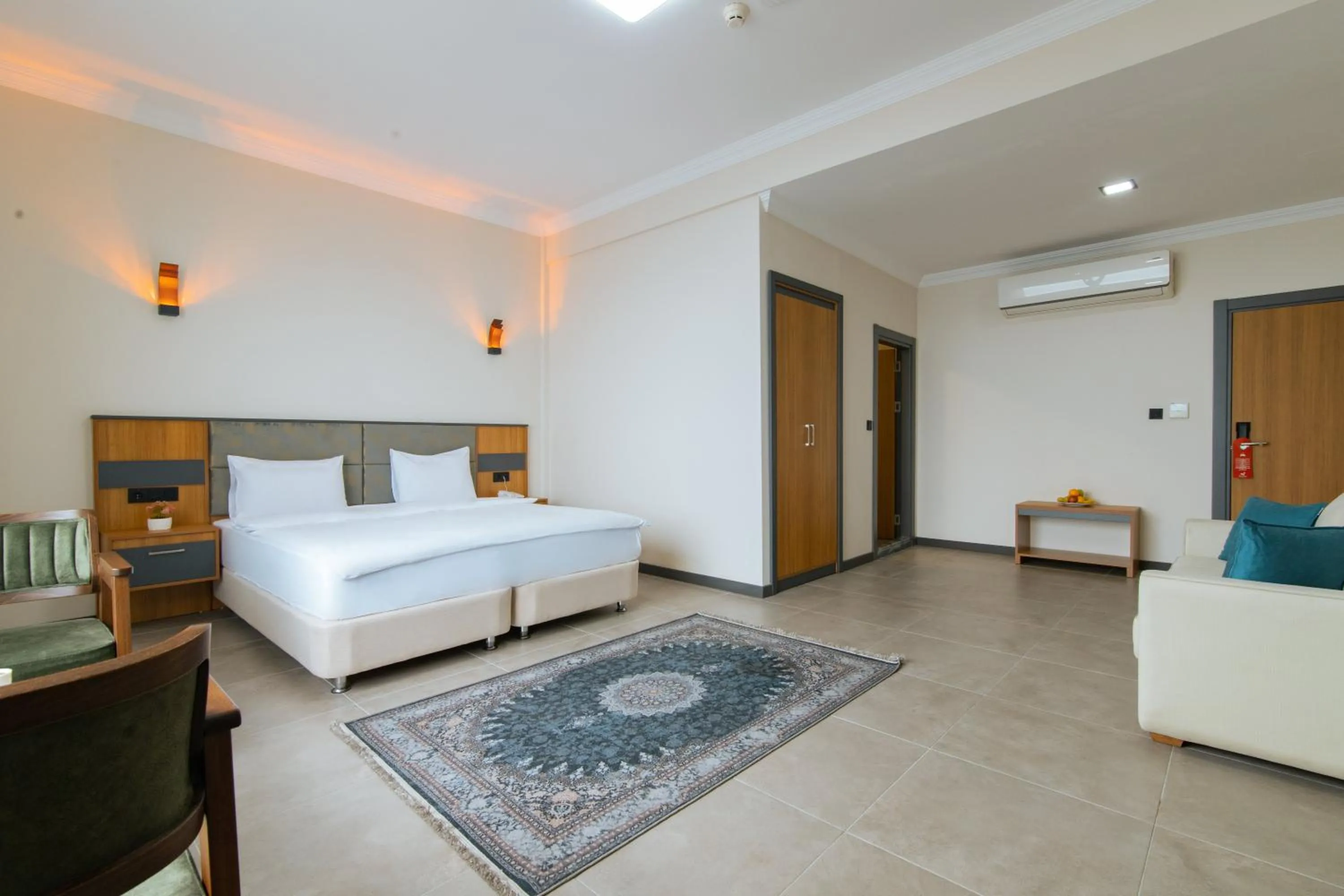 Photo of the whole room in Fevzi Hoca Otel