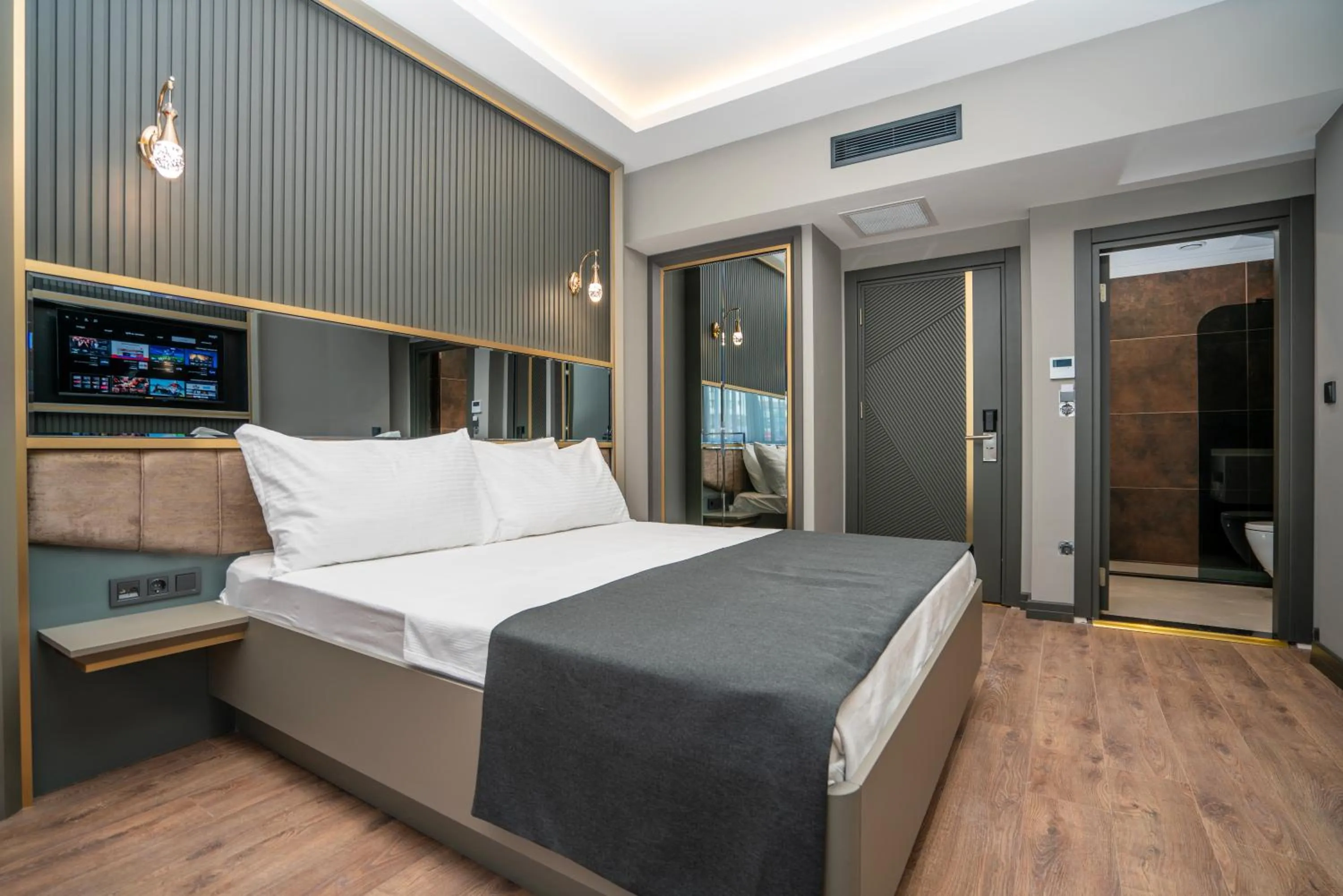 Bed in 216 Ruby Suite