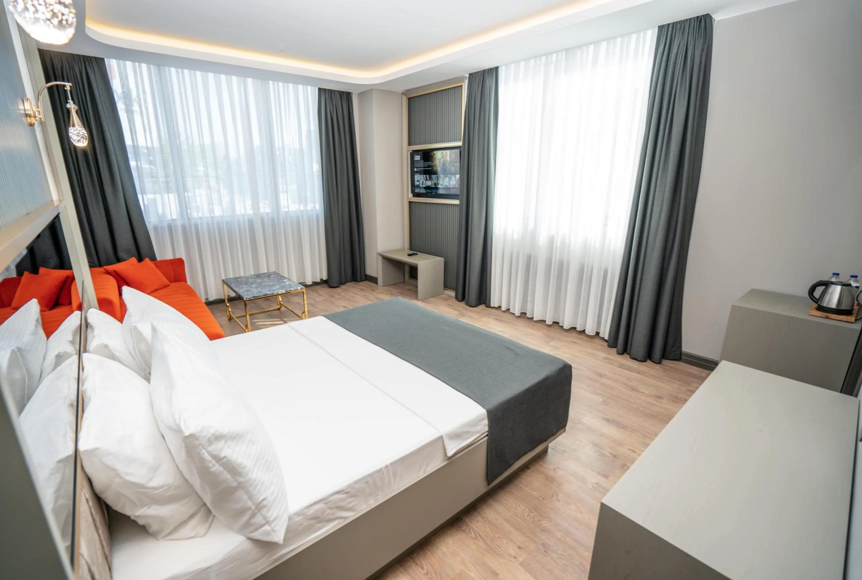 TV and multimedia, Bed in 216 Ruby Suite