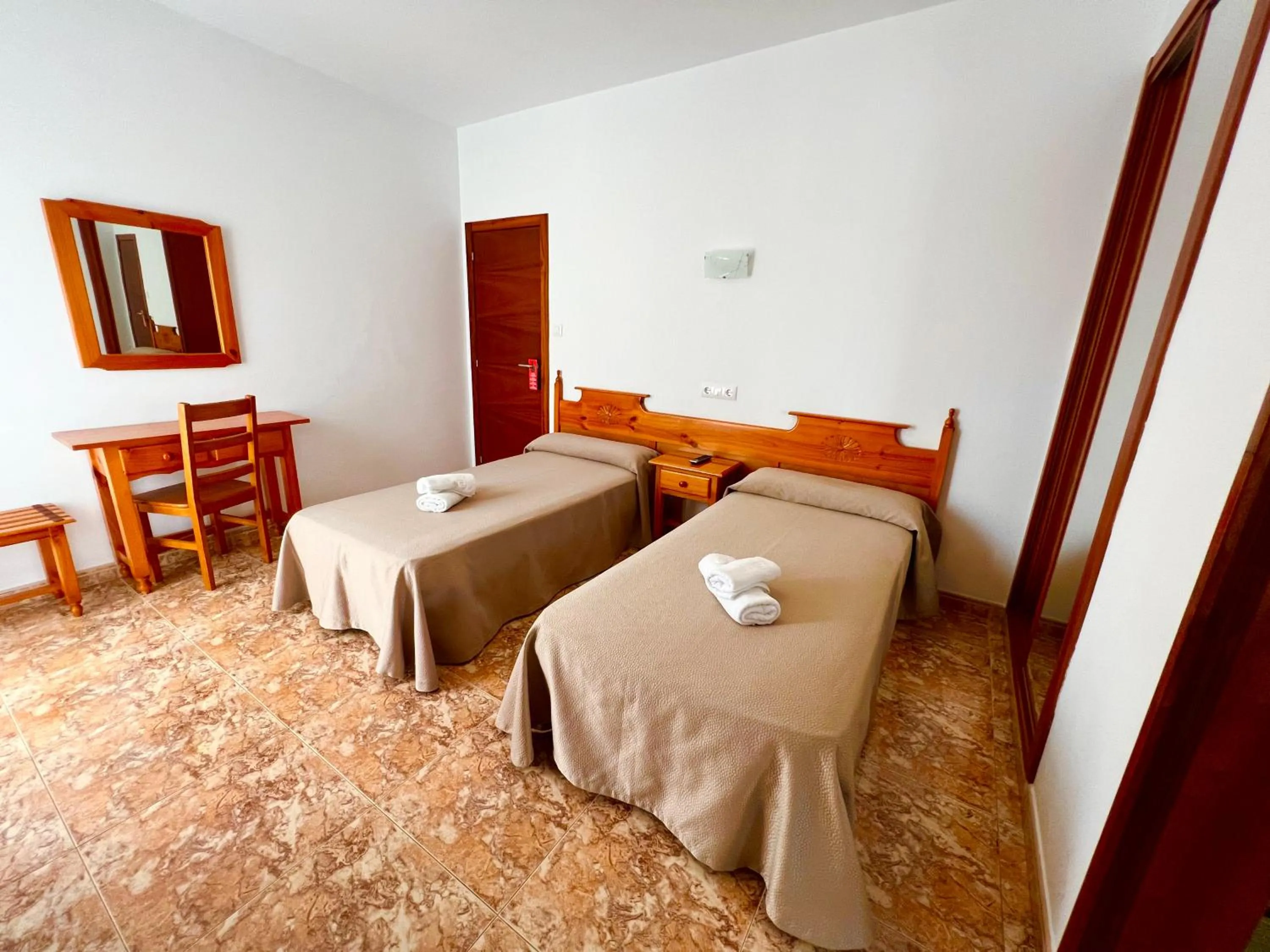 Photo of the whole room, Bed in Hostal Eden