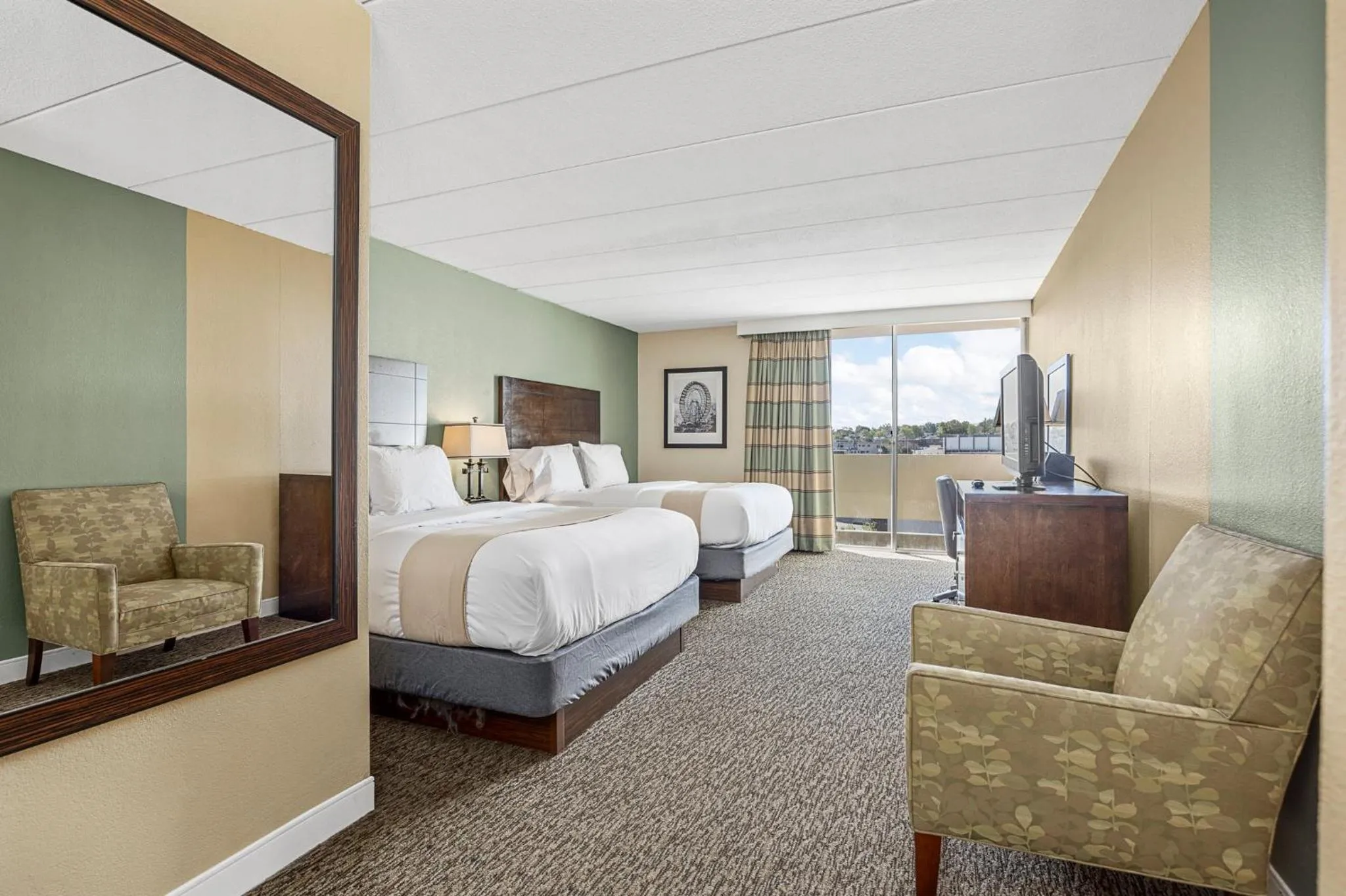 Photo of the whole room, Bed in Forest Park Hotel