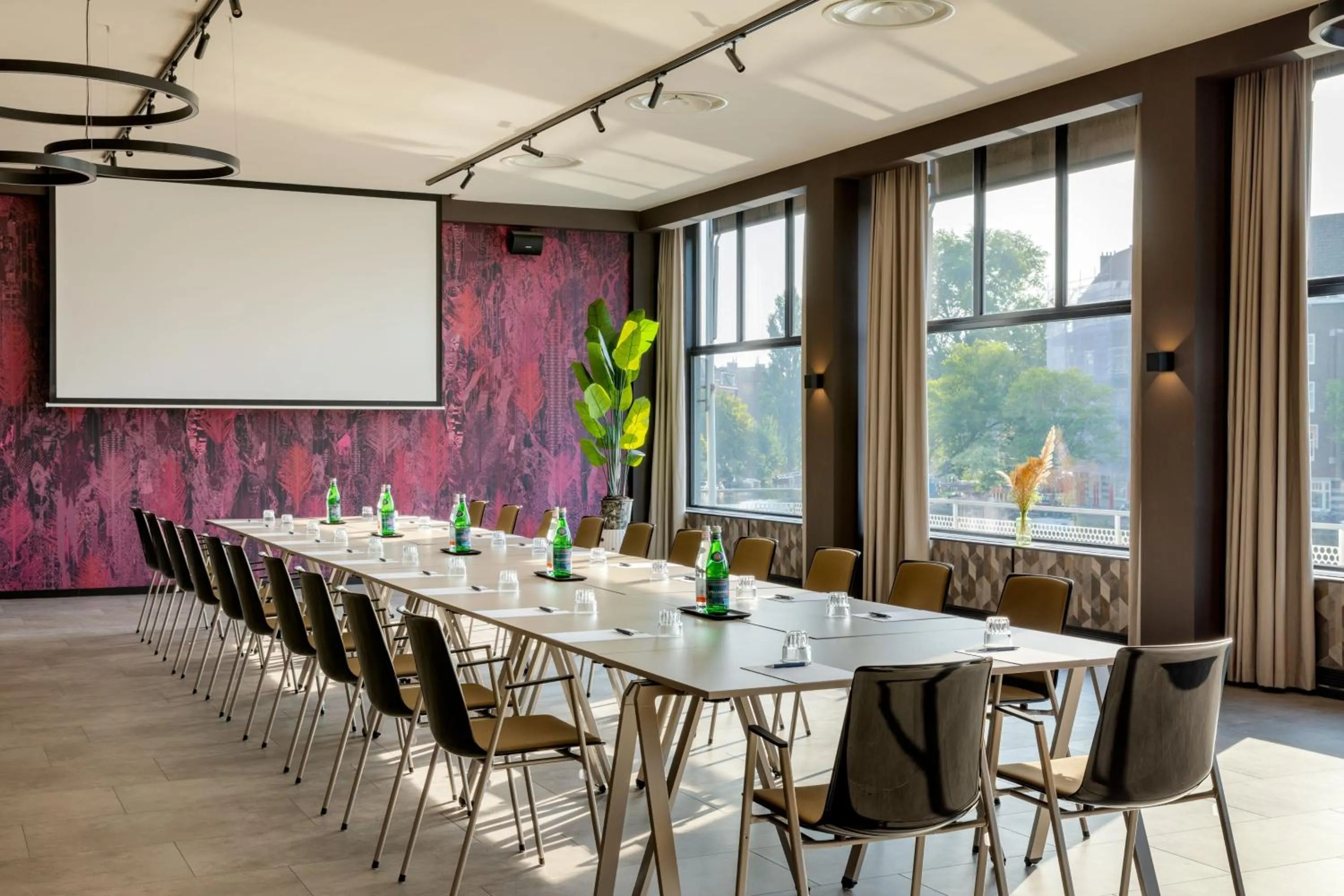 Meeting/conference room in Apollo Hotel Amsterdam, a Tribute Portfolio Hotel