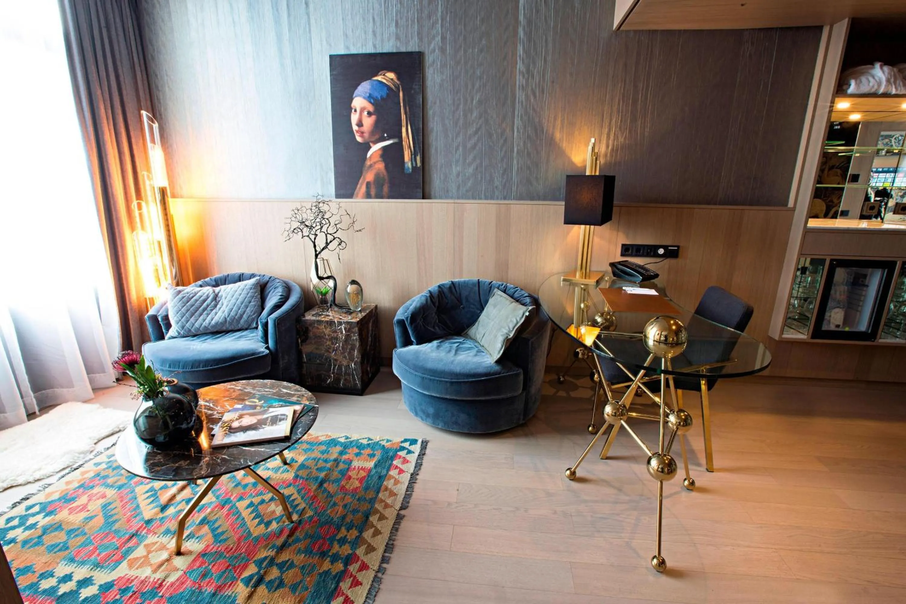 Living room in Apollo Hotel Amsterdam, a Tribute Portfolio Hotel