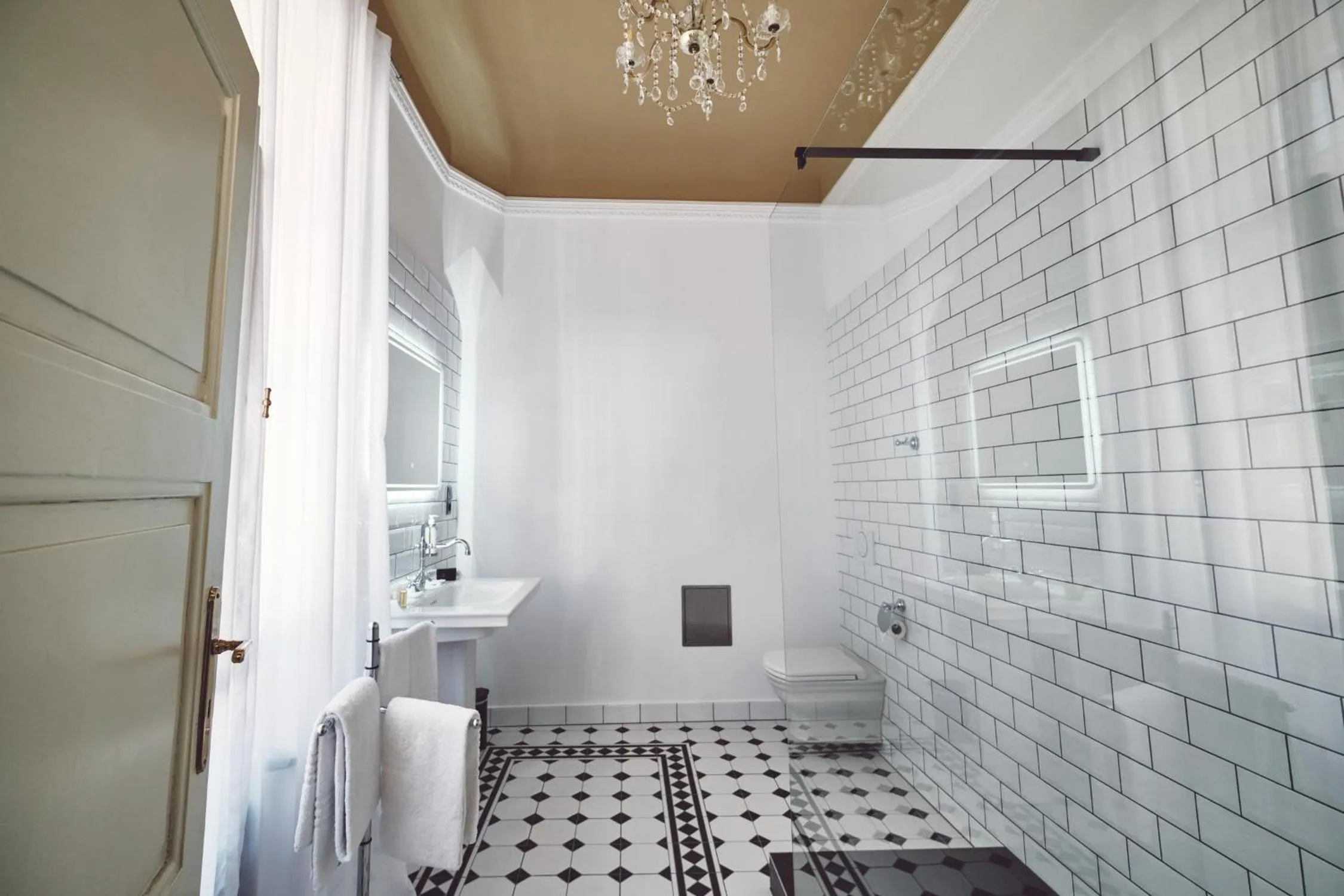 Shower in Domus Balthasar Boutique Hotel