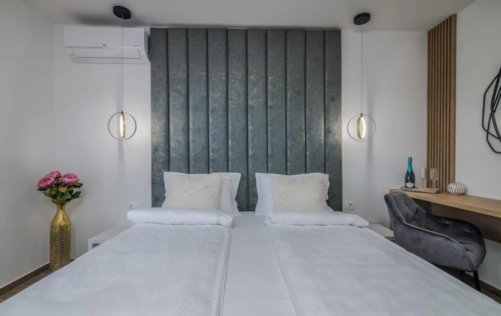 Bed in Harmony Luxury Villa