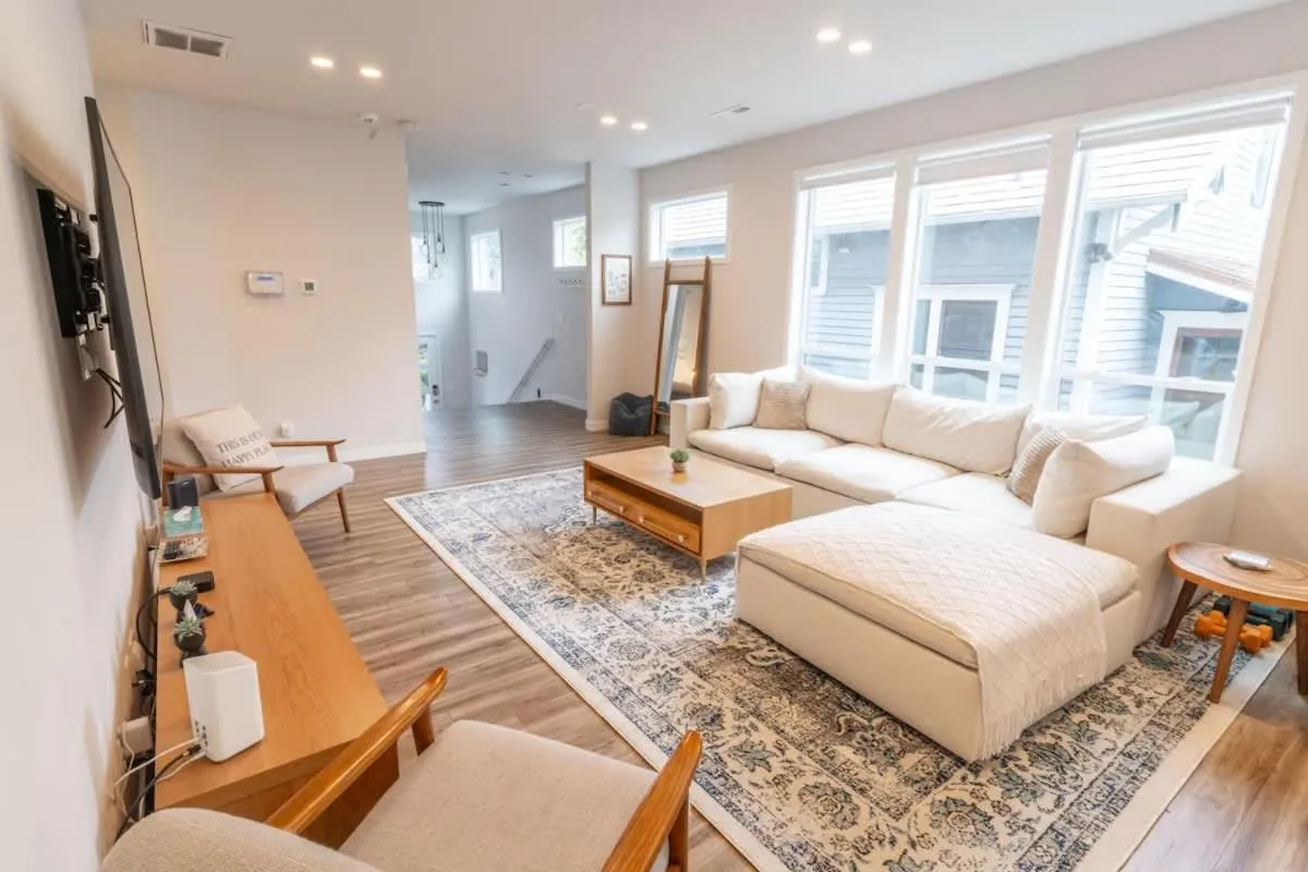 Comfy Family Home, Walkable Neighborhood + Patio!