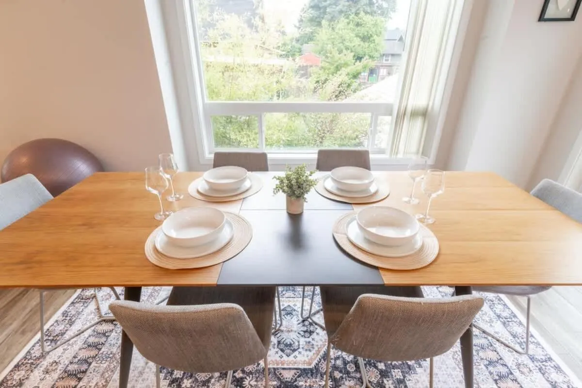 Comfy Family Home, Walkable Neighborhood + Patio!