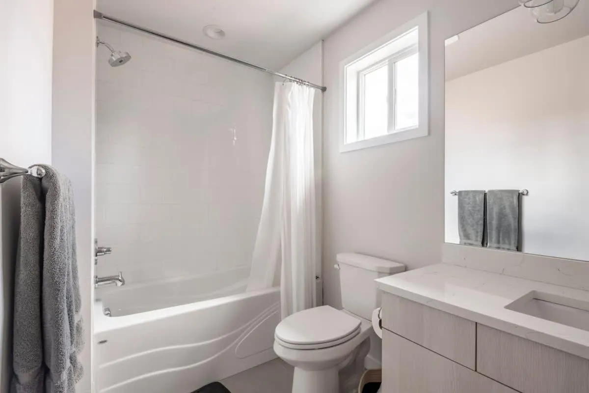 Comfy Family Home, Walkable Neighborhood + Patio!