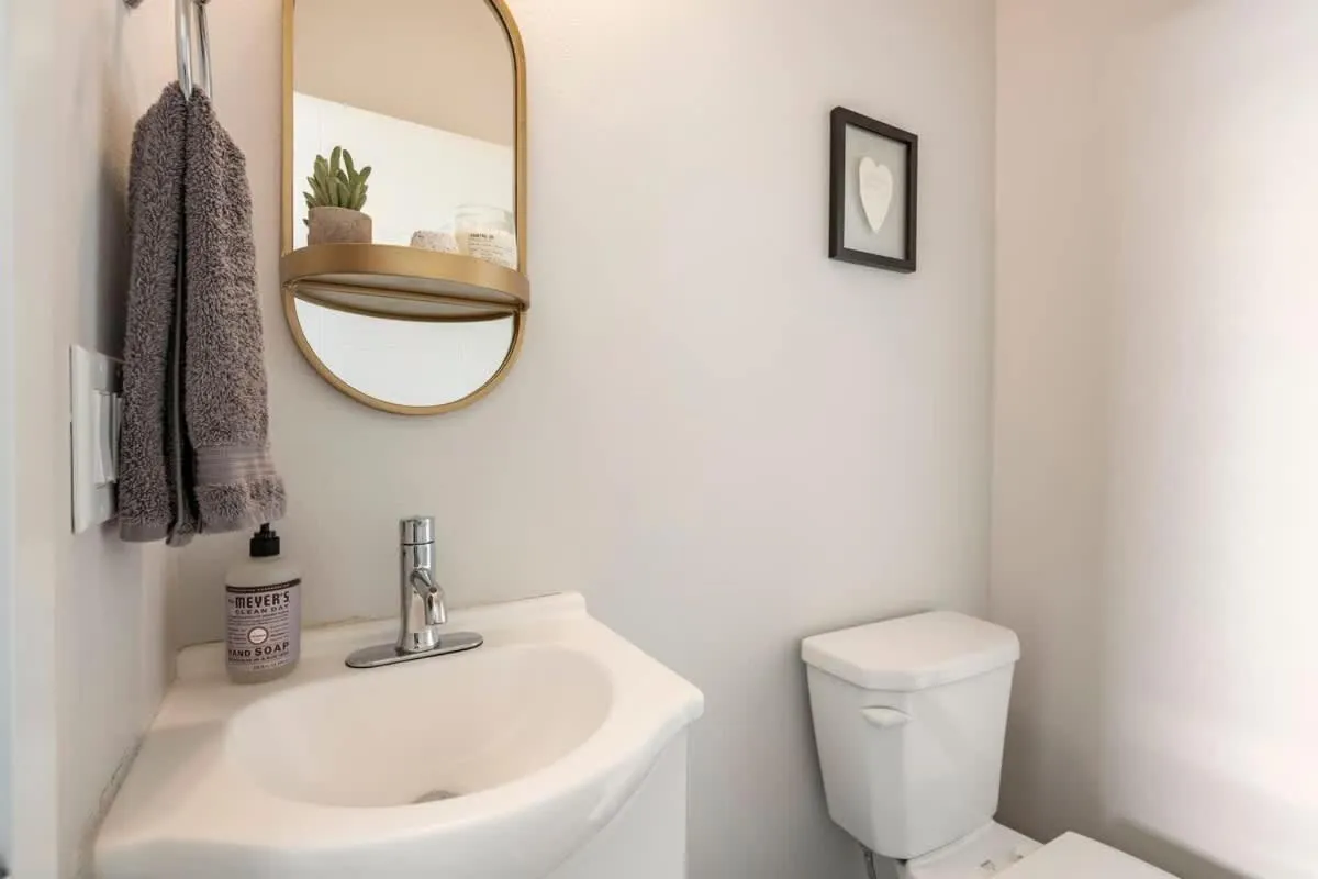 Comfy Family Home, Walkable Neighborhood + Patio!