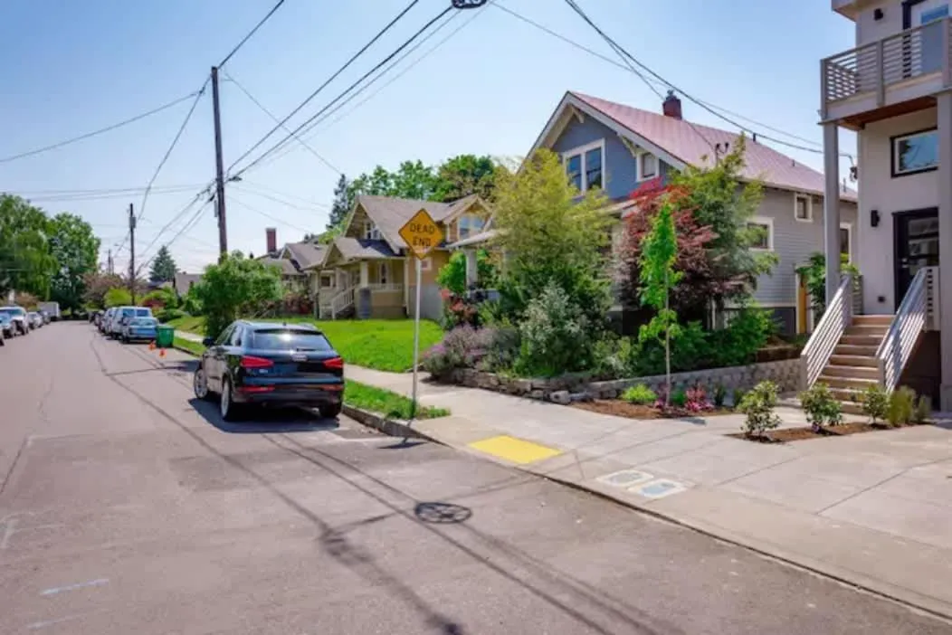 Comfy Family Home, Walkable Neighborhood + Patio!