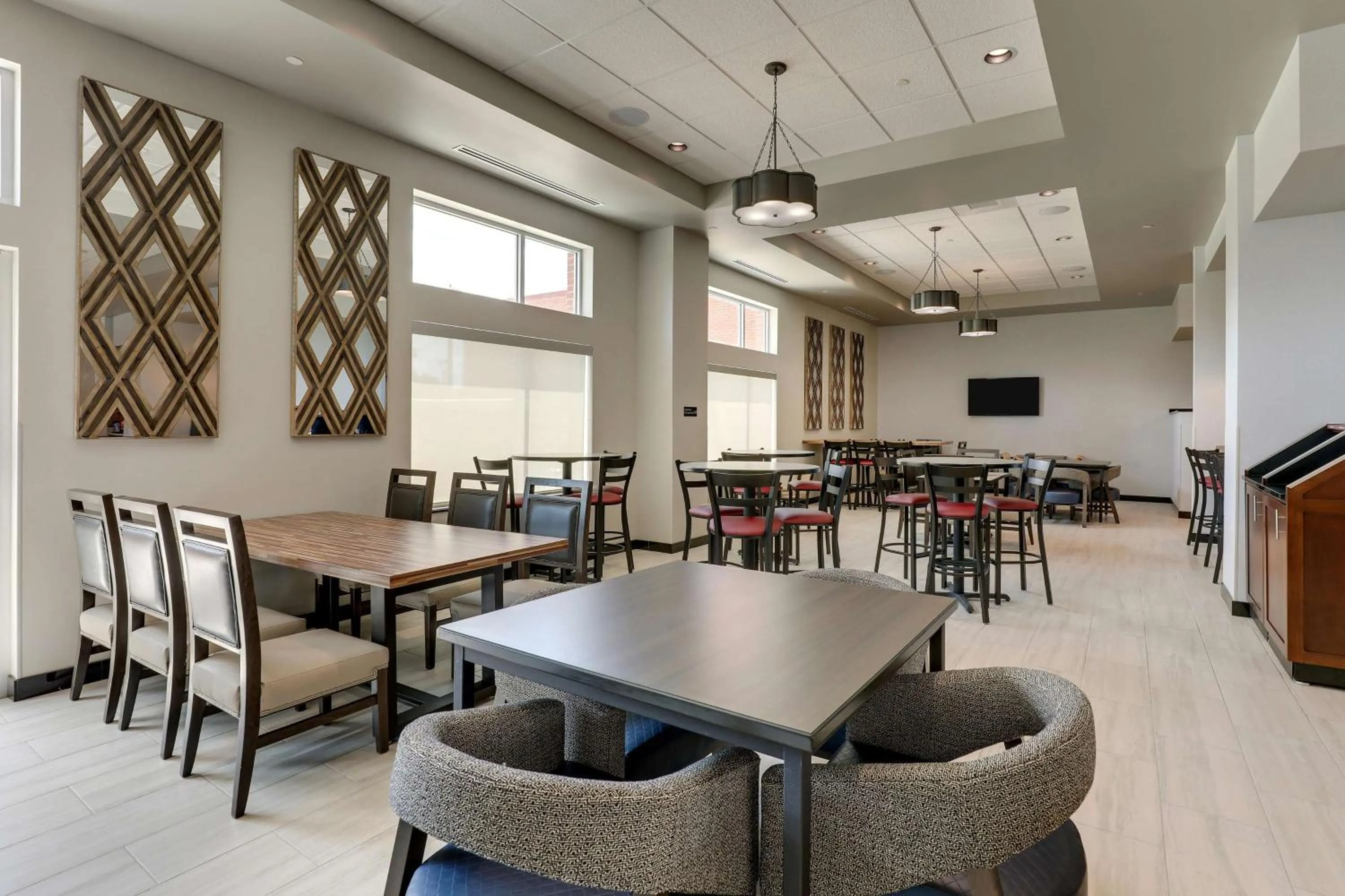 Breakfast in Drury Plaza Hotel Savannah Pooler