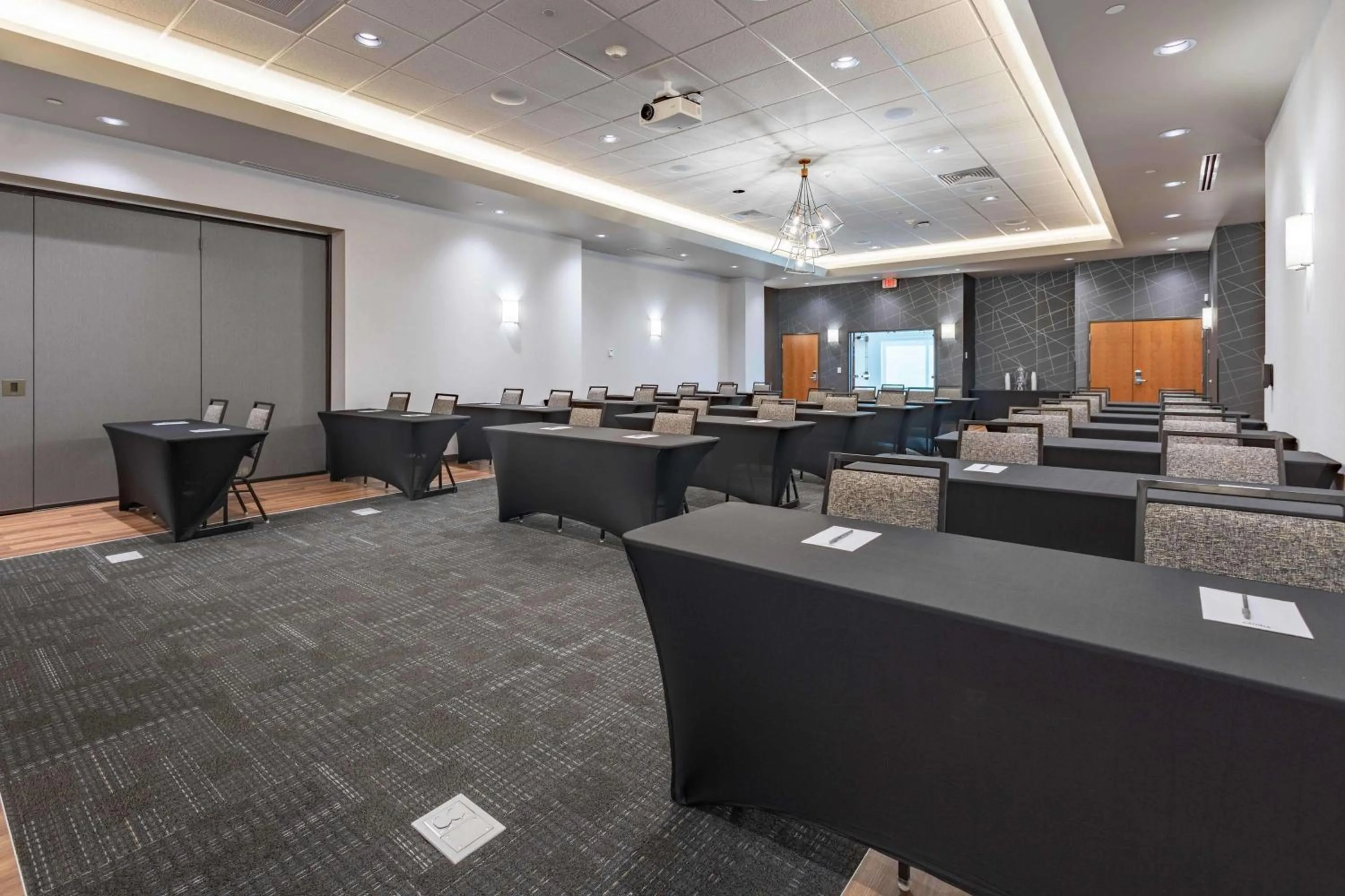 Meeting/conference room in Drury Plaza Hotel Savannah Pooler