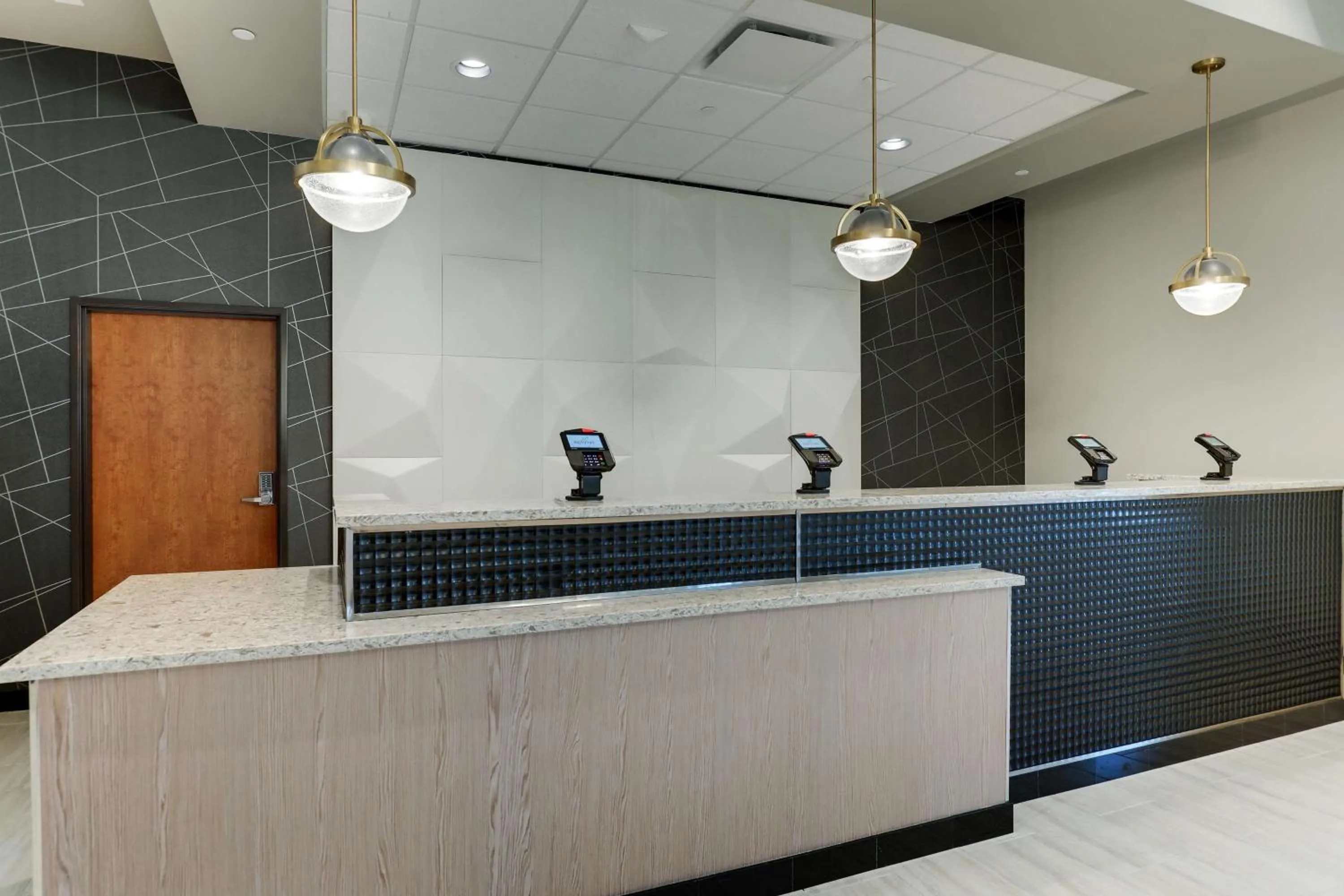 Lobby or reception in Drury Plaza Hotel Savannah Pooler