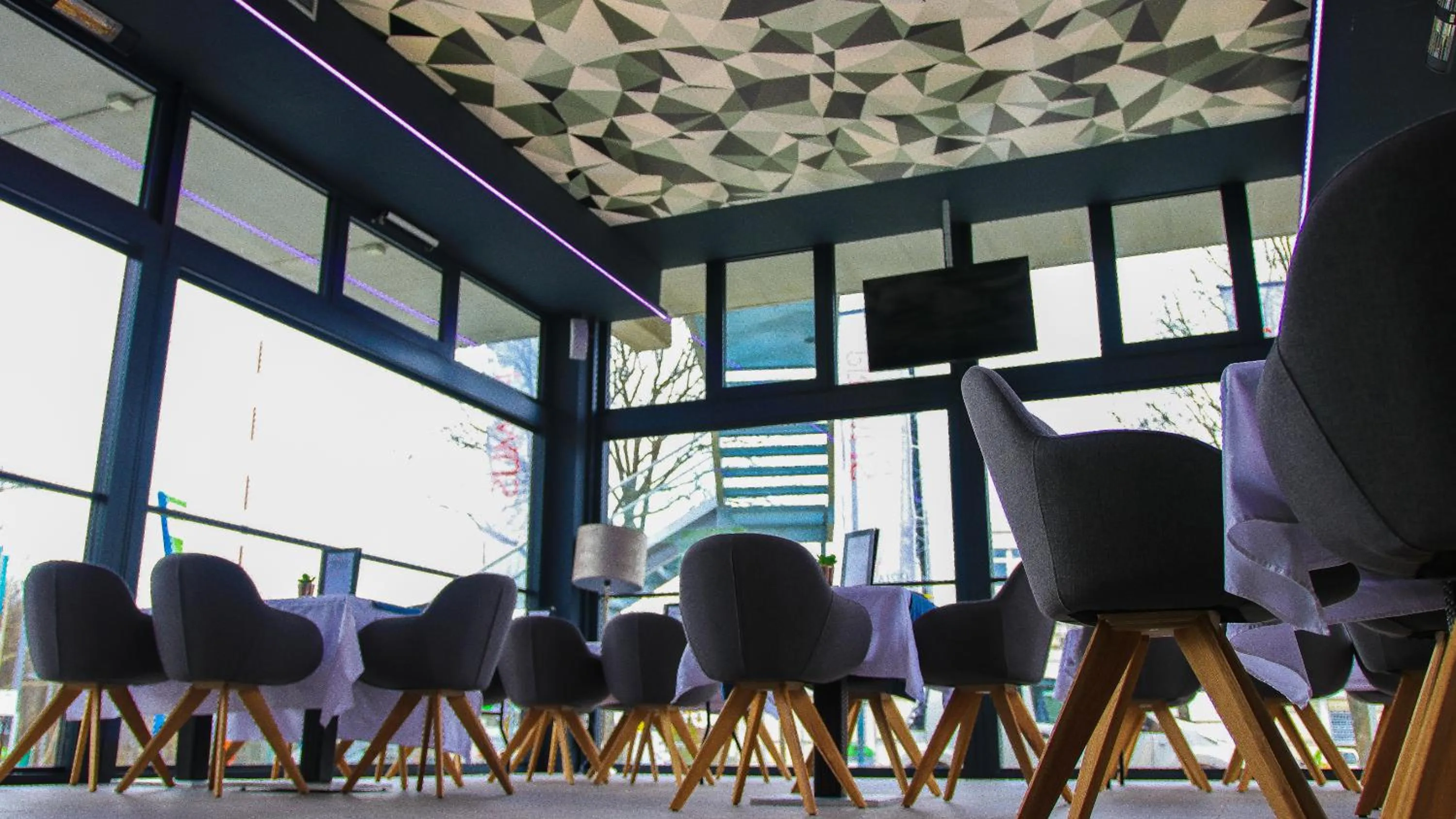 Restaurant/places to eat in Primus Hotel & Apartments