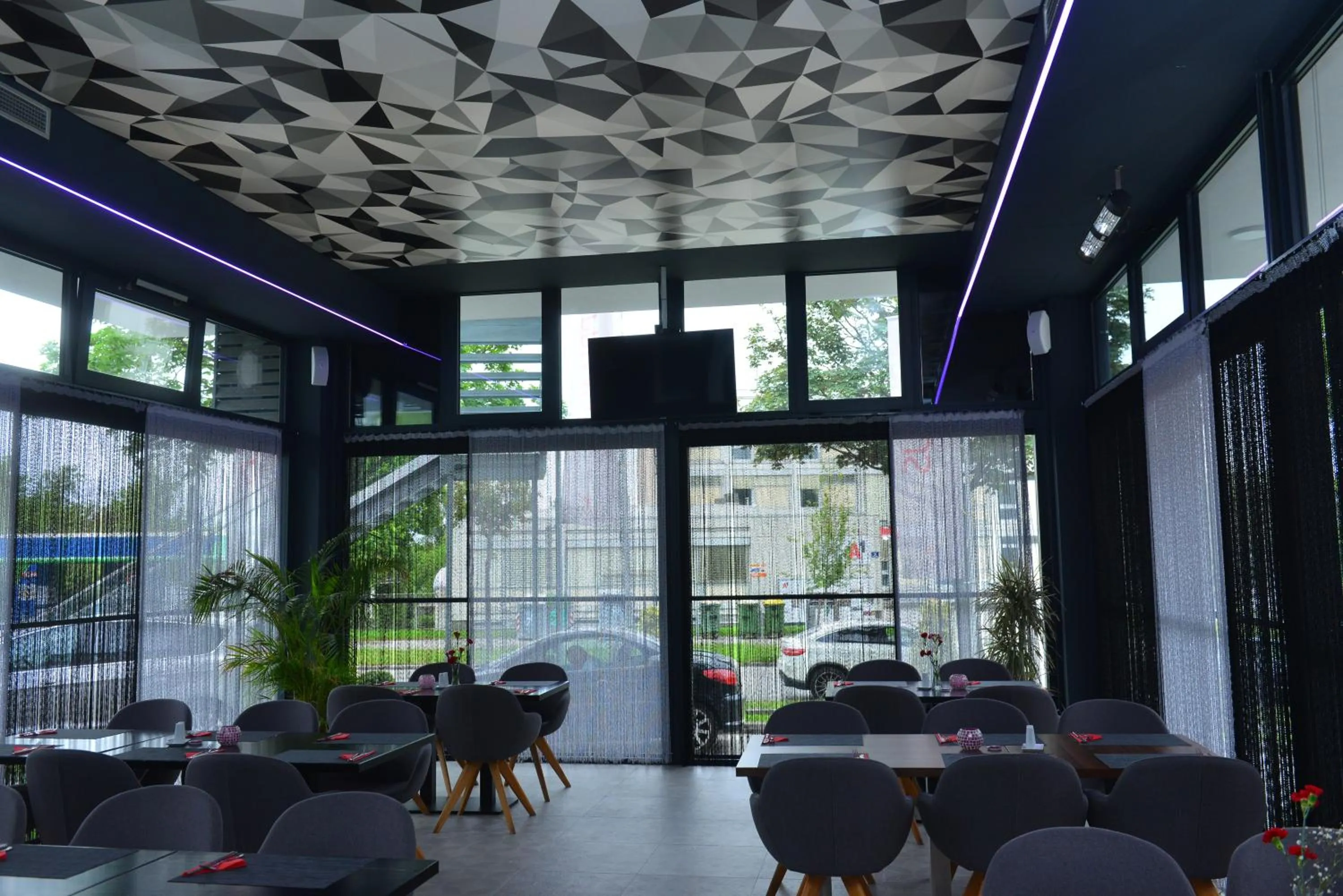 Primus Hotel & Apartments