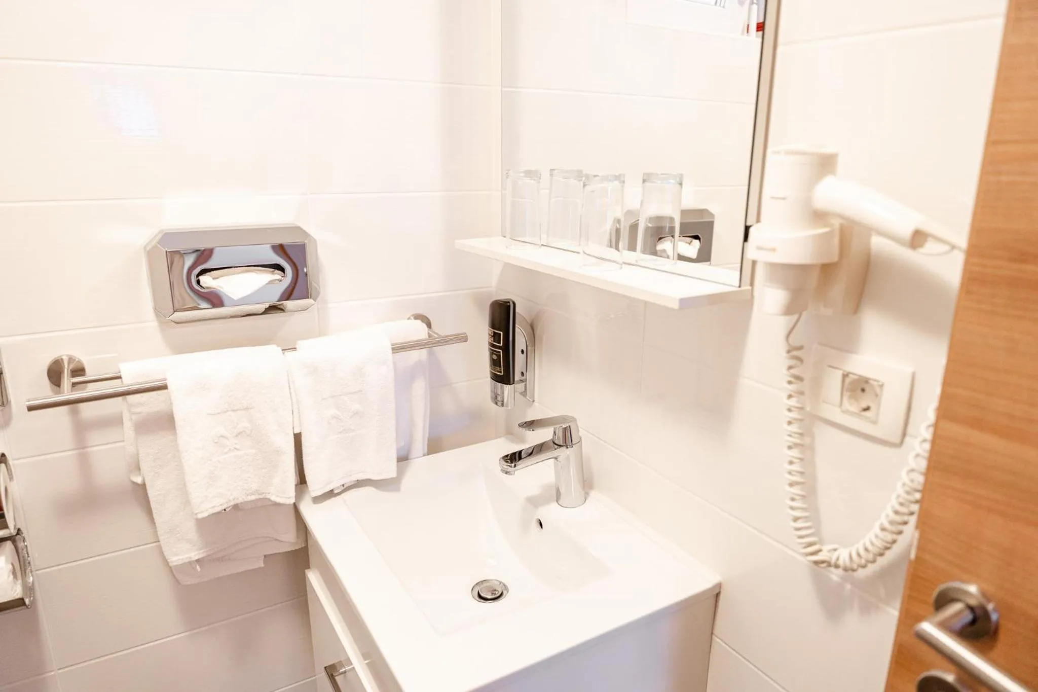 Primus Hotel & Apartments