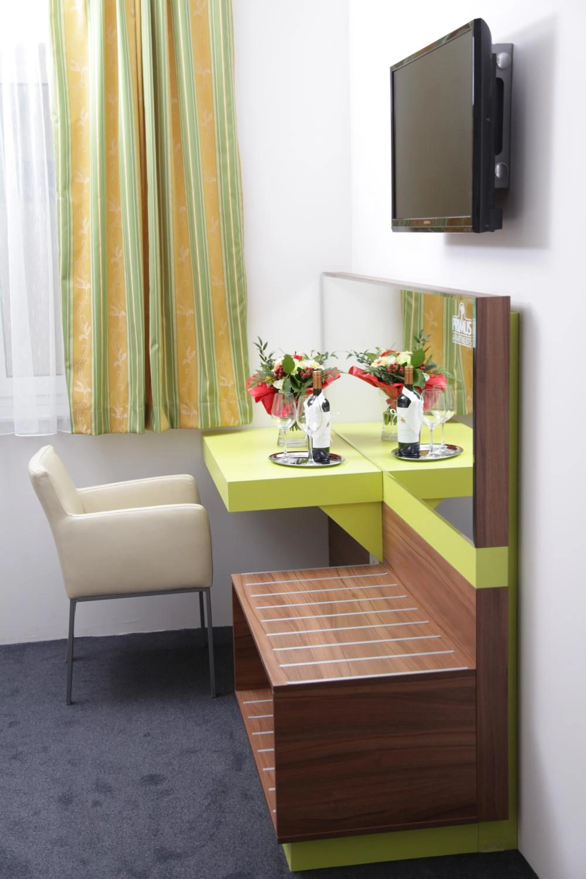 TV and multimedia in Primus Hotel & Apartments