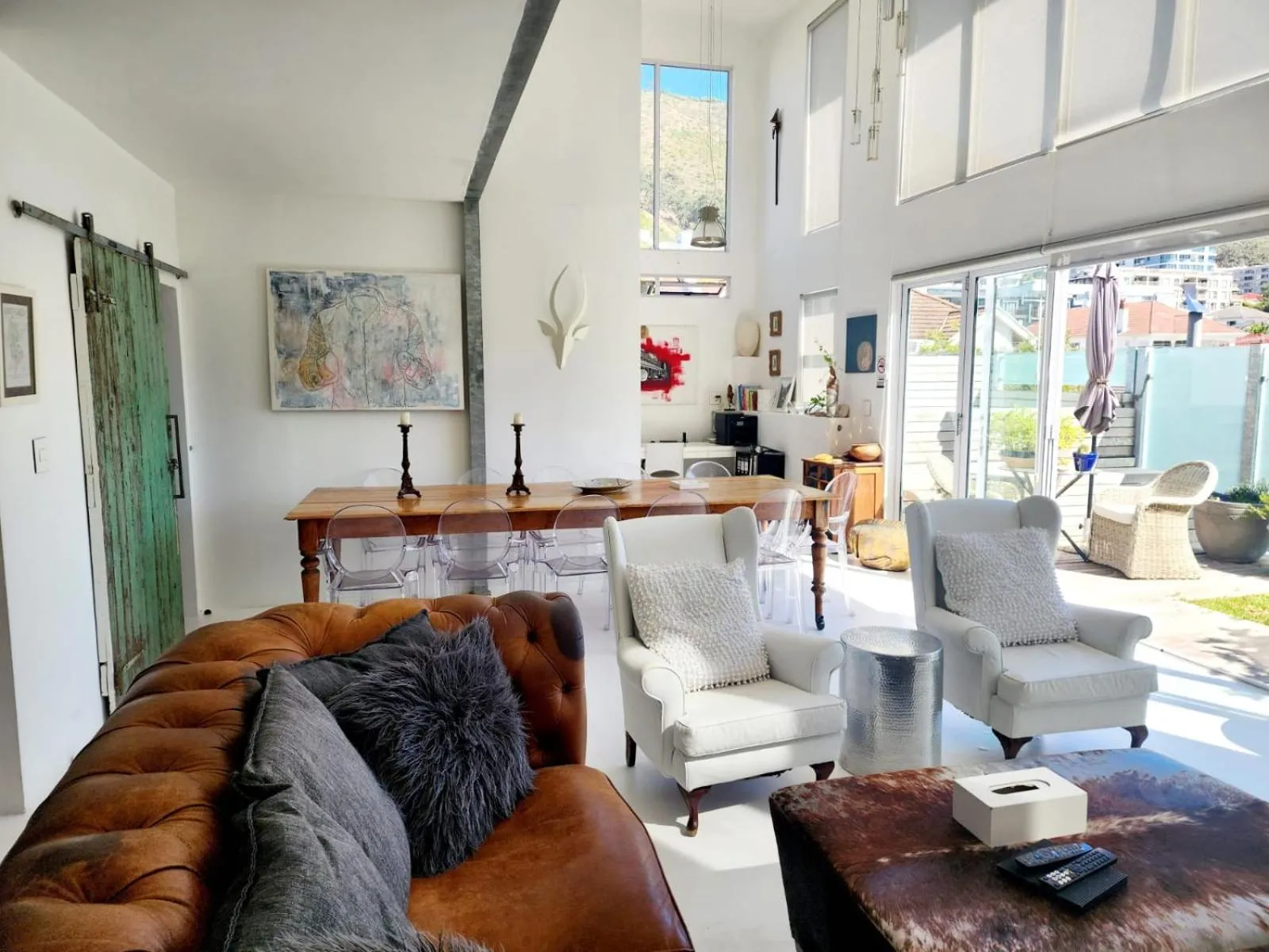 Living room in 4 on Highworth Apartments and Studios