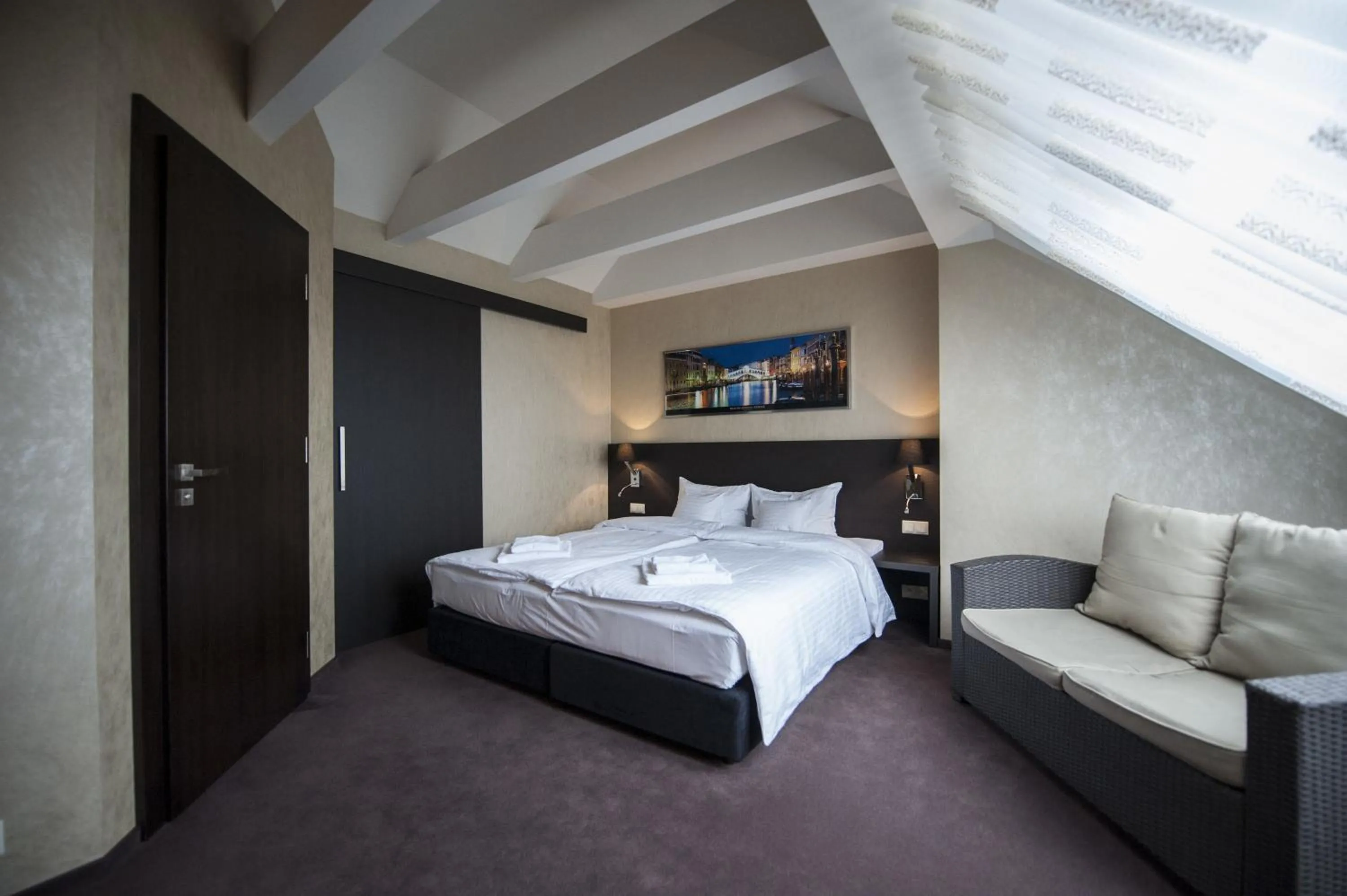 Photo of the whole room, Bed in Markus