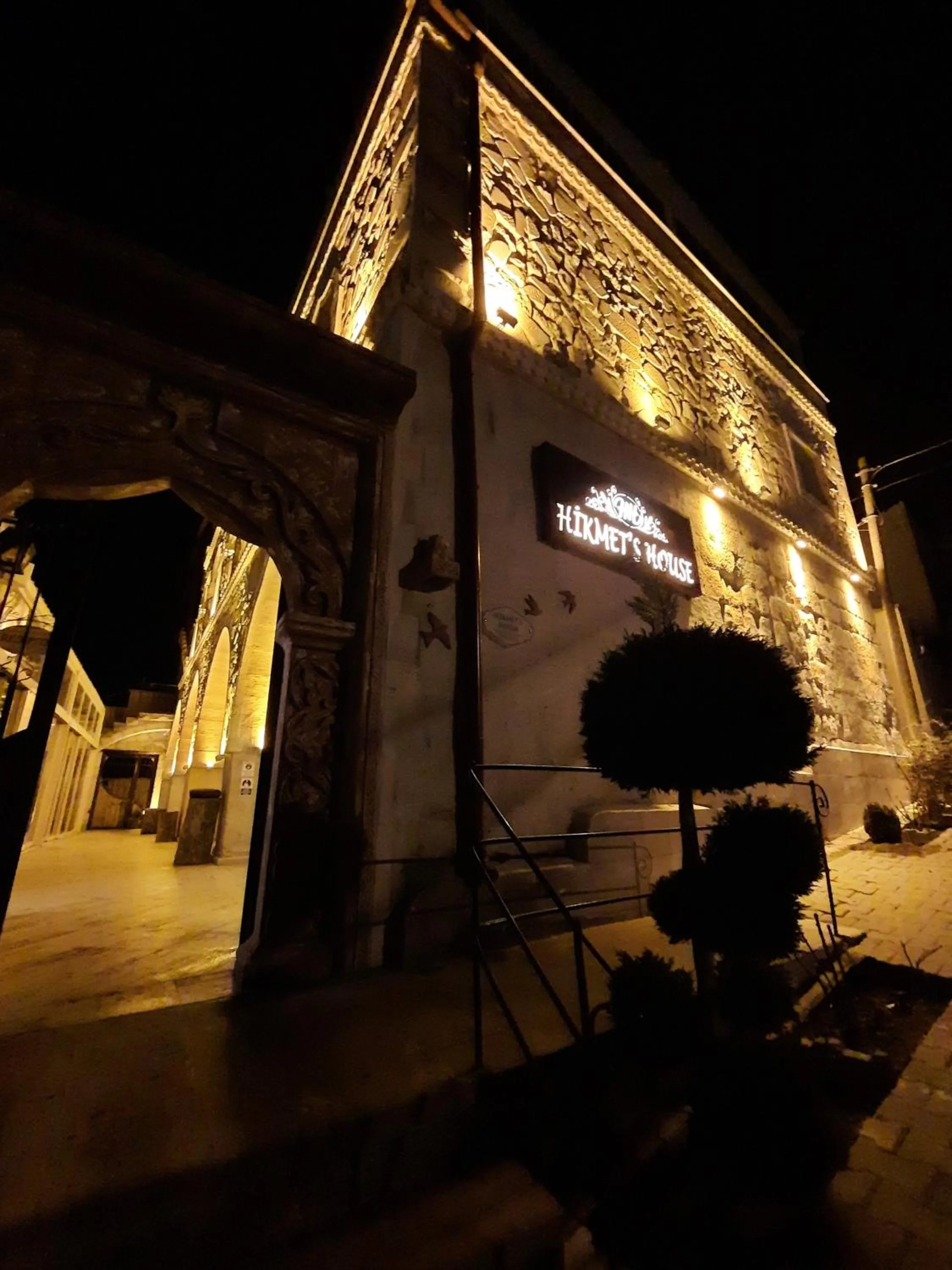 Facade/entrance in Hikmet's House