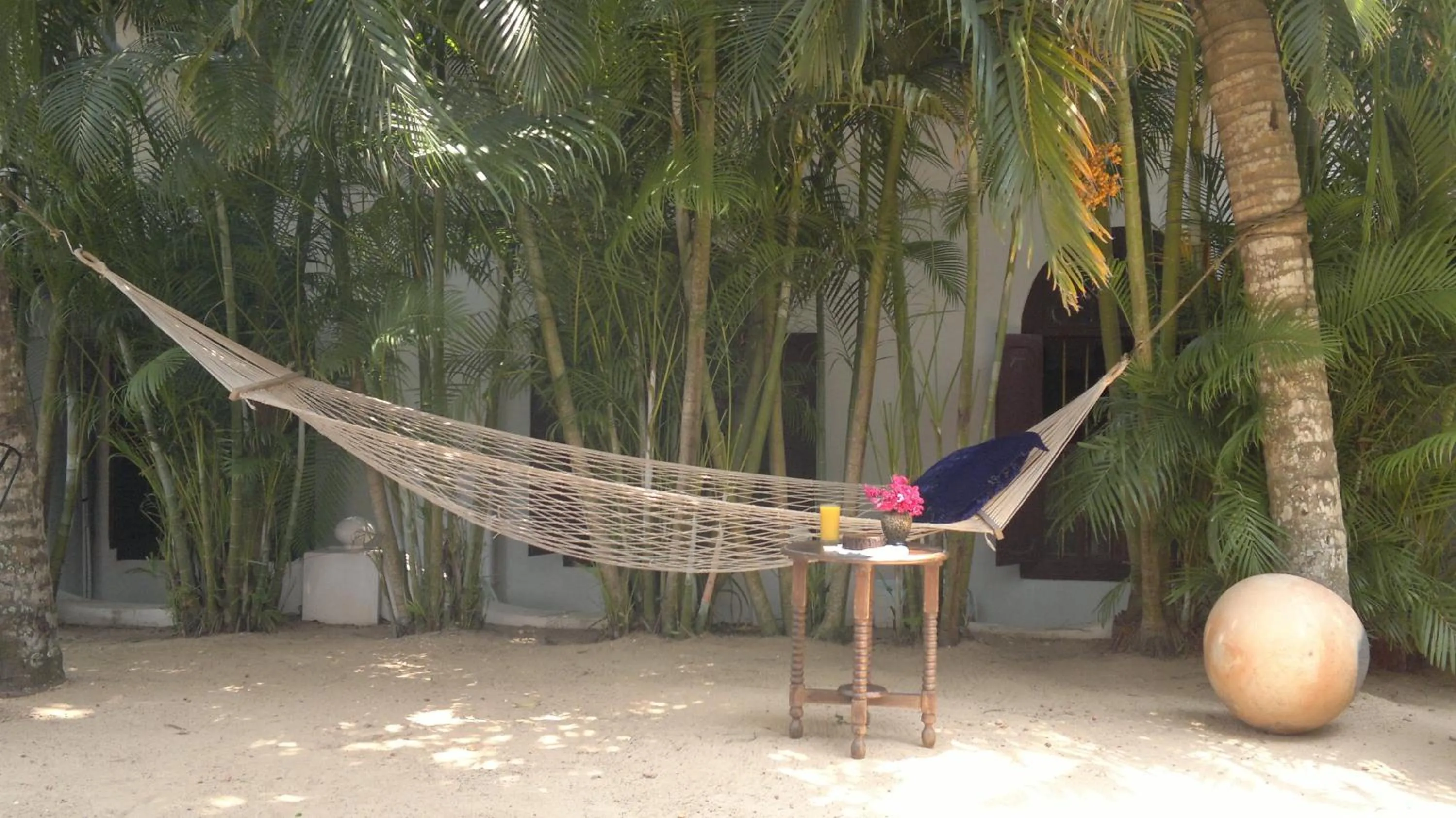 Facade/entrance in Raheem Residency