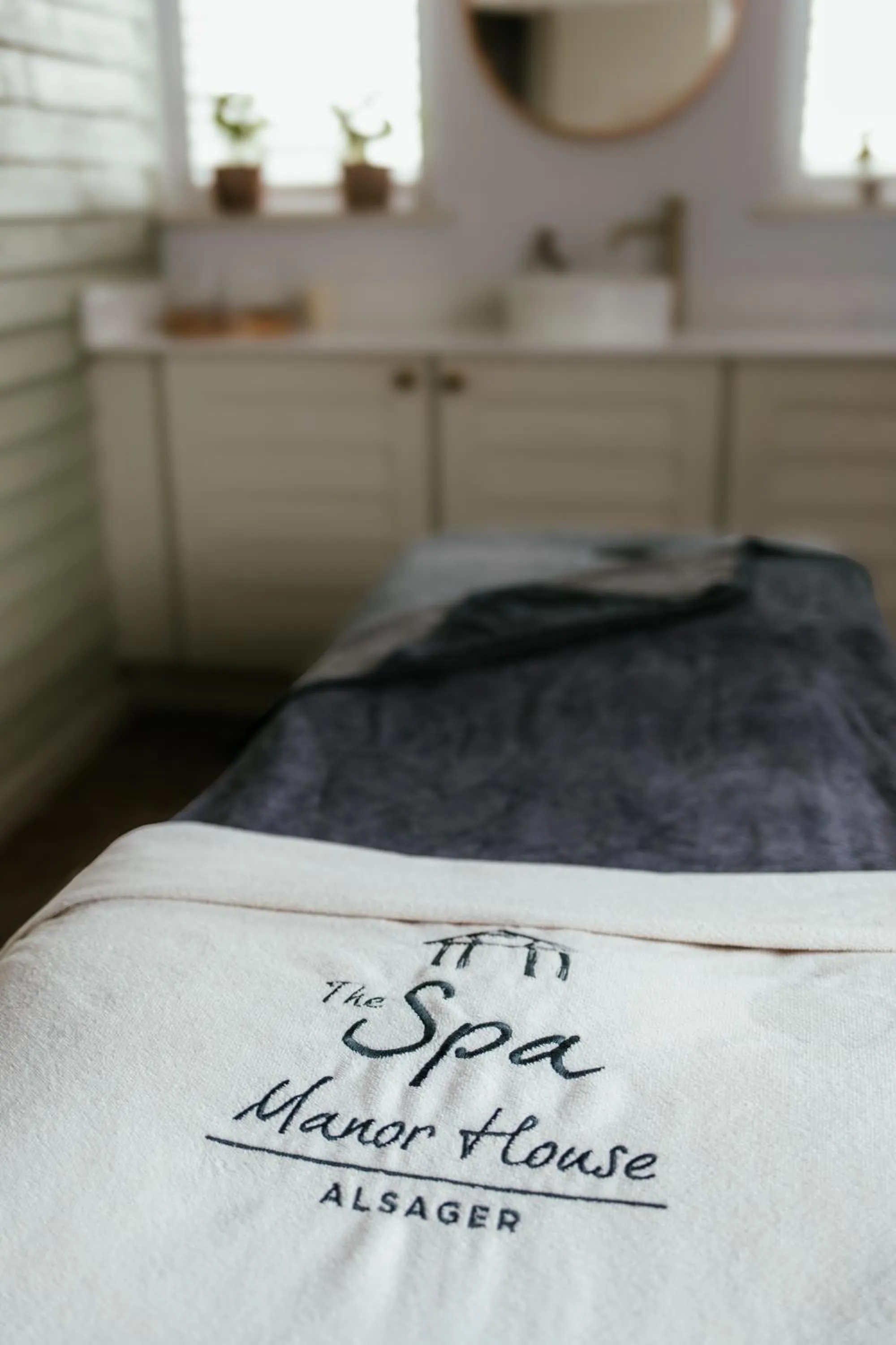 Spa and wellness centre/facilities, Bed in Manor House Hotel & Spa, Alsager