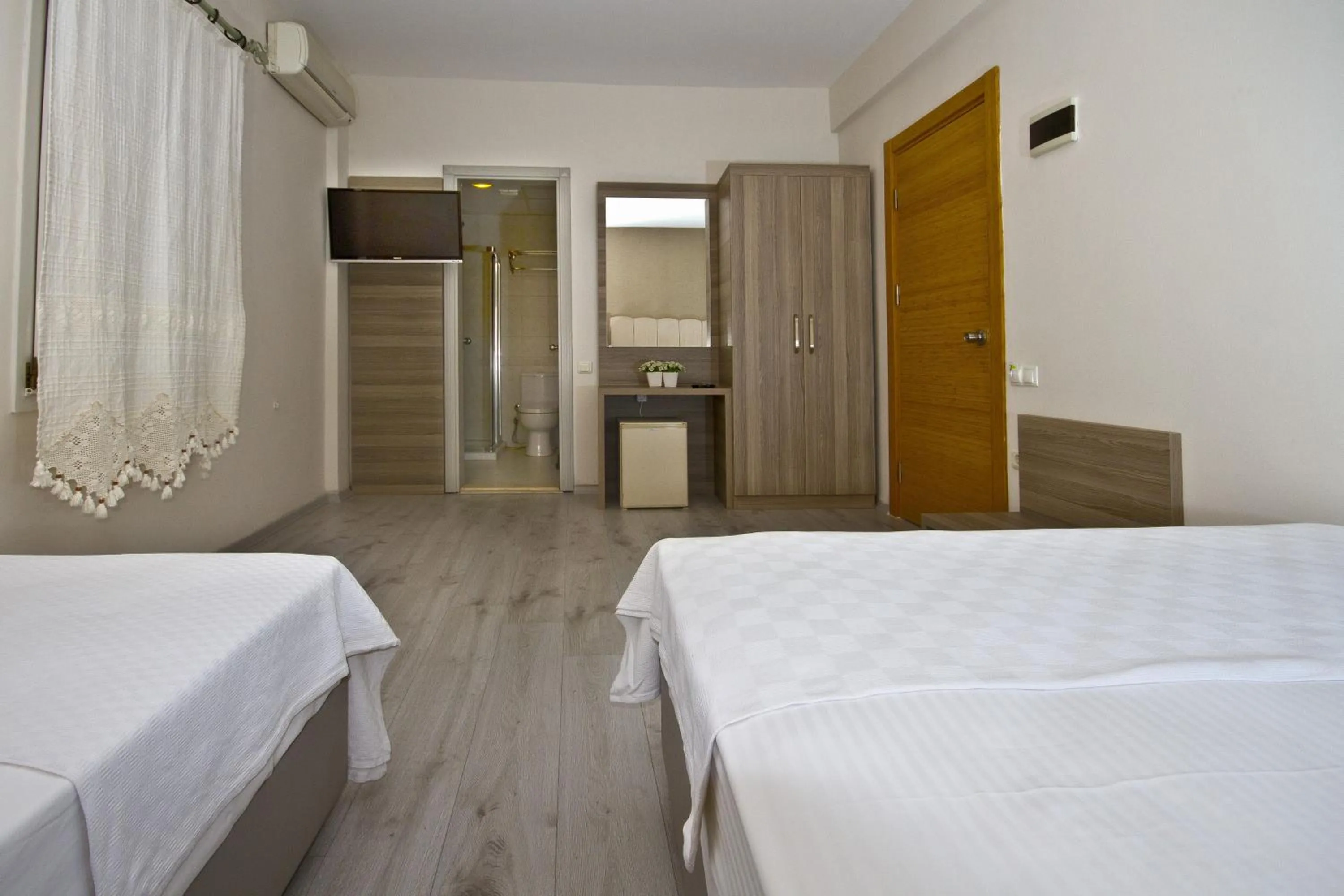 Sunset in The Hotel 48