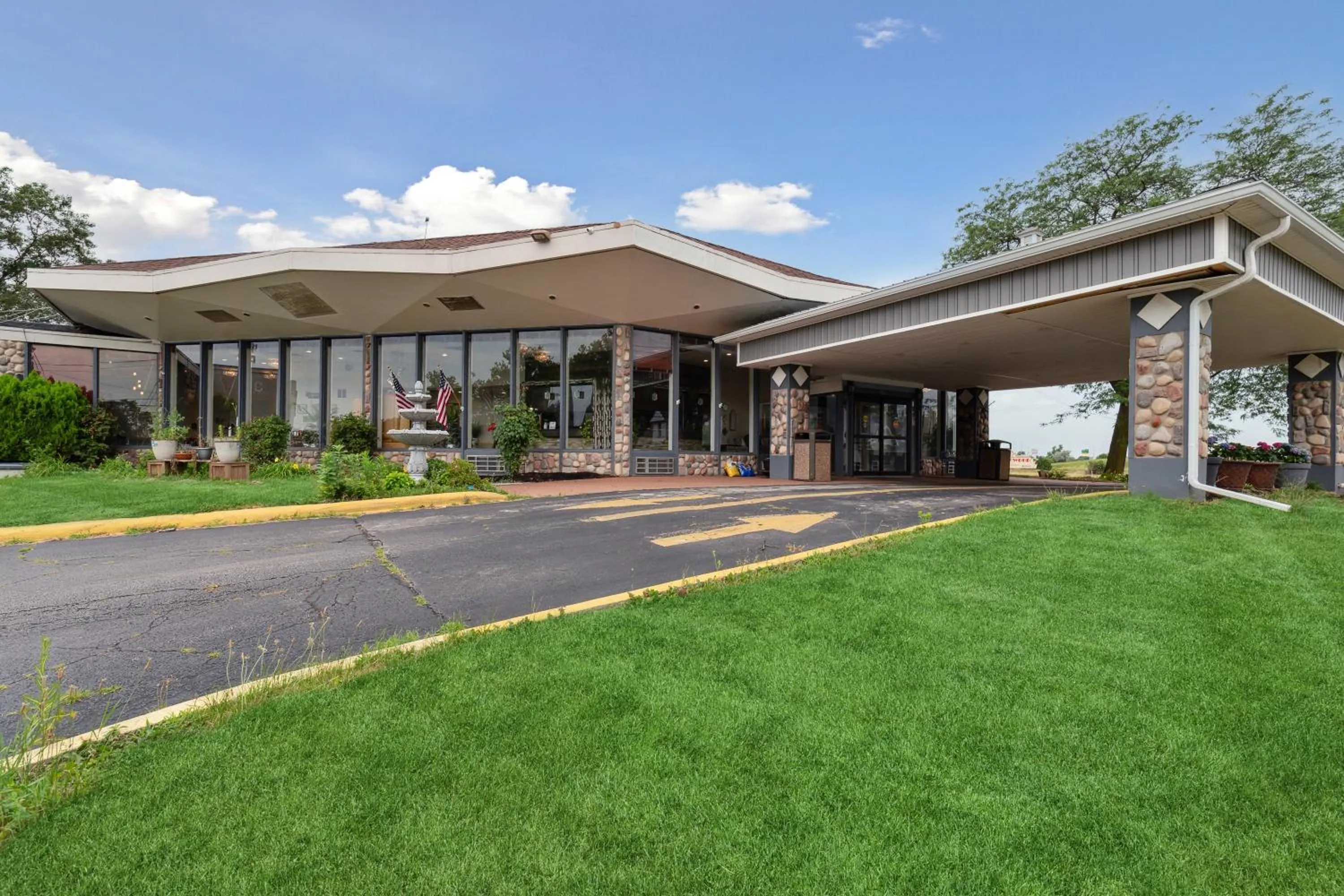 Property building in Miami Suites